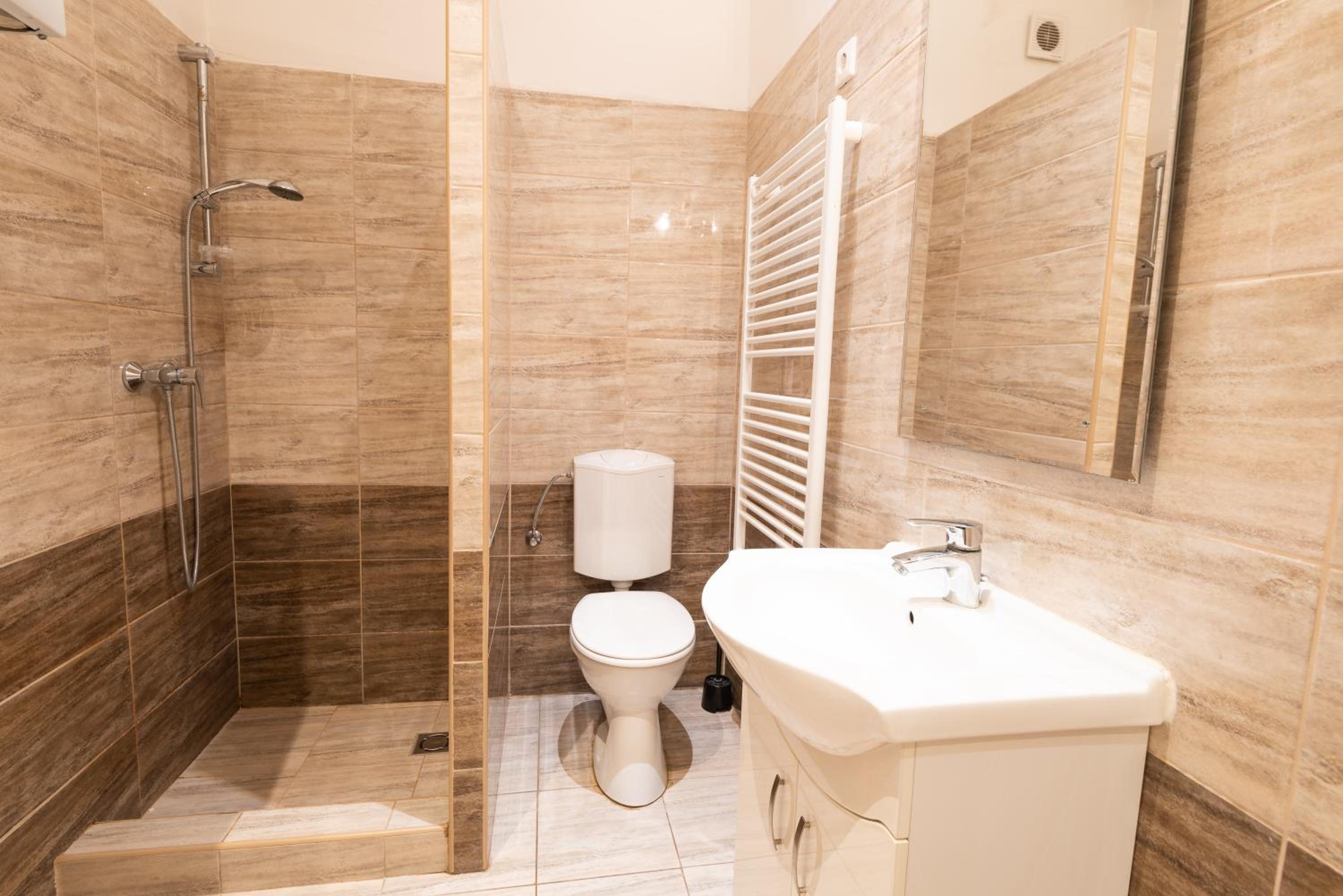 Standard Apartment by Hi5 - West End Center view 2