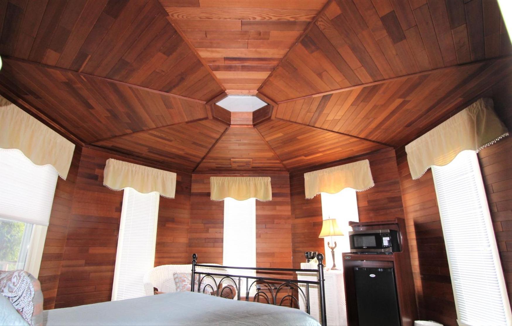 Alexander's Lodge