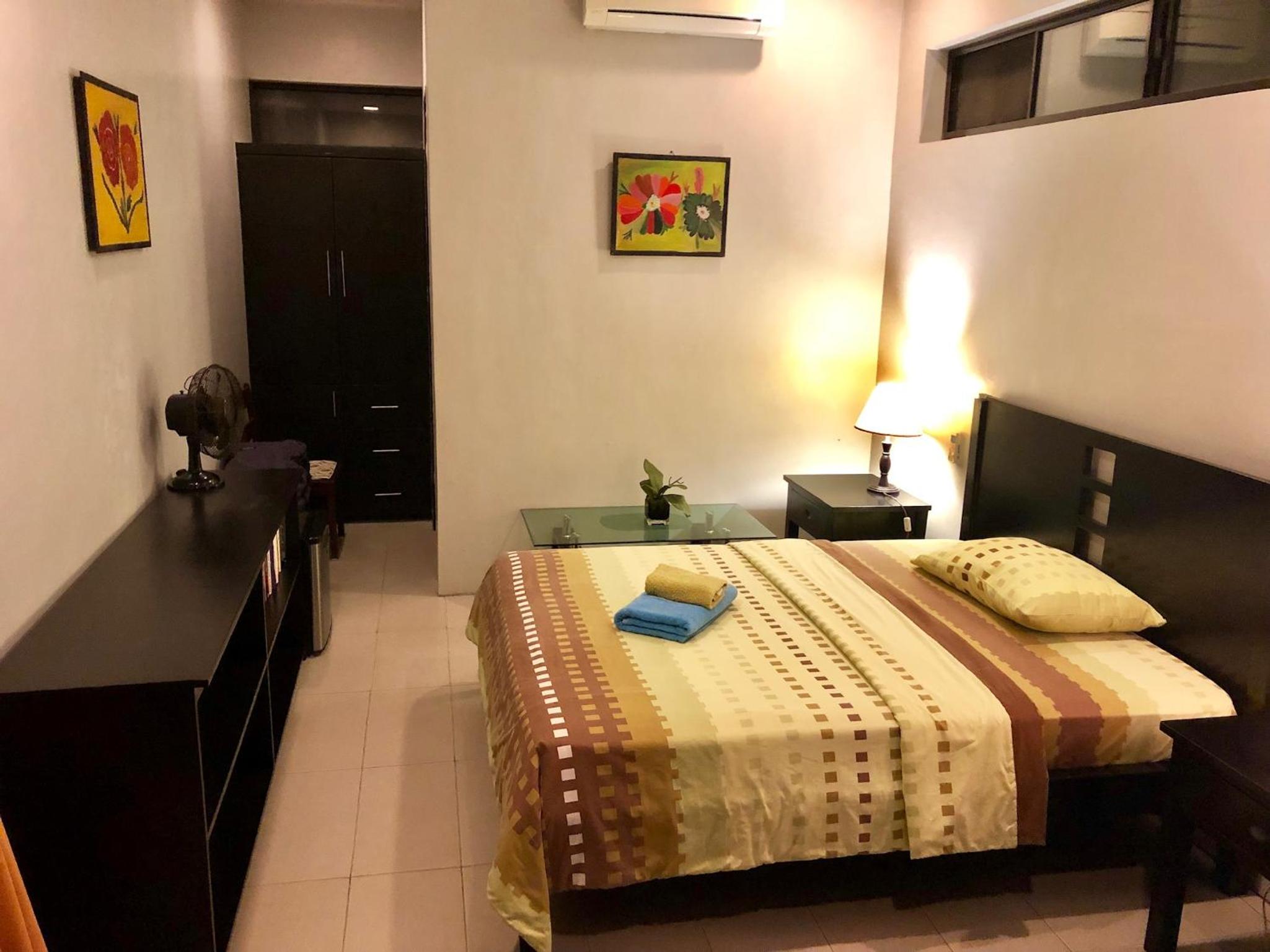 Modern Room with beautiful pool - Image 2