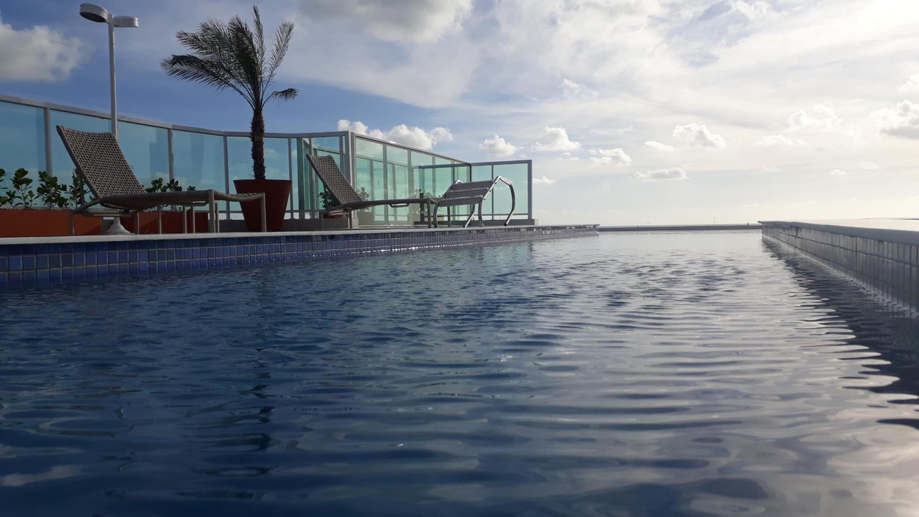 Flat praia Bessa conforto localização e seguro