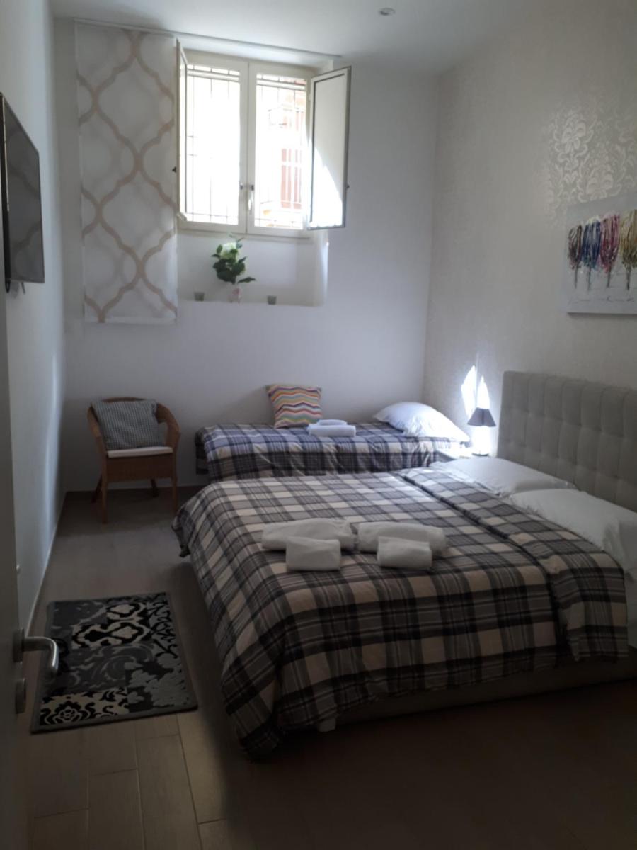 Garibaldi House Apartment
