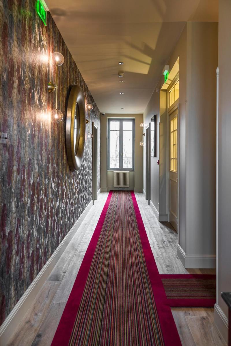 hotel reception