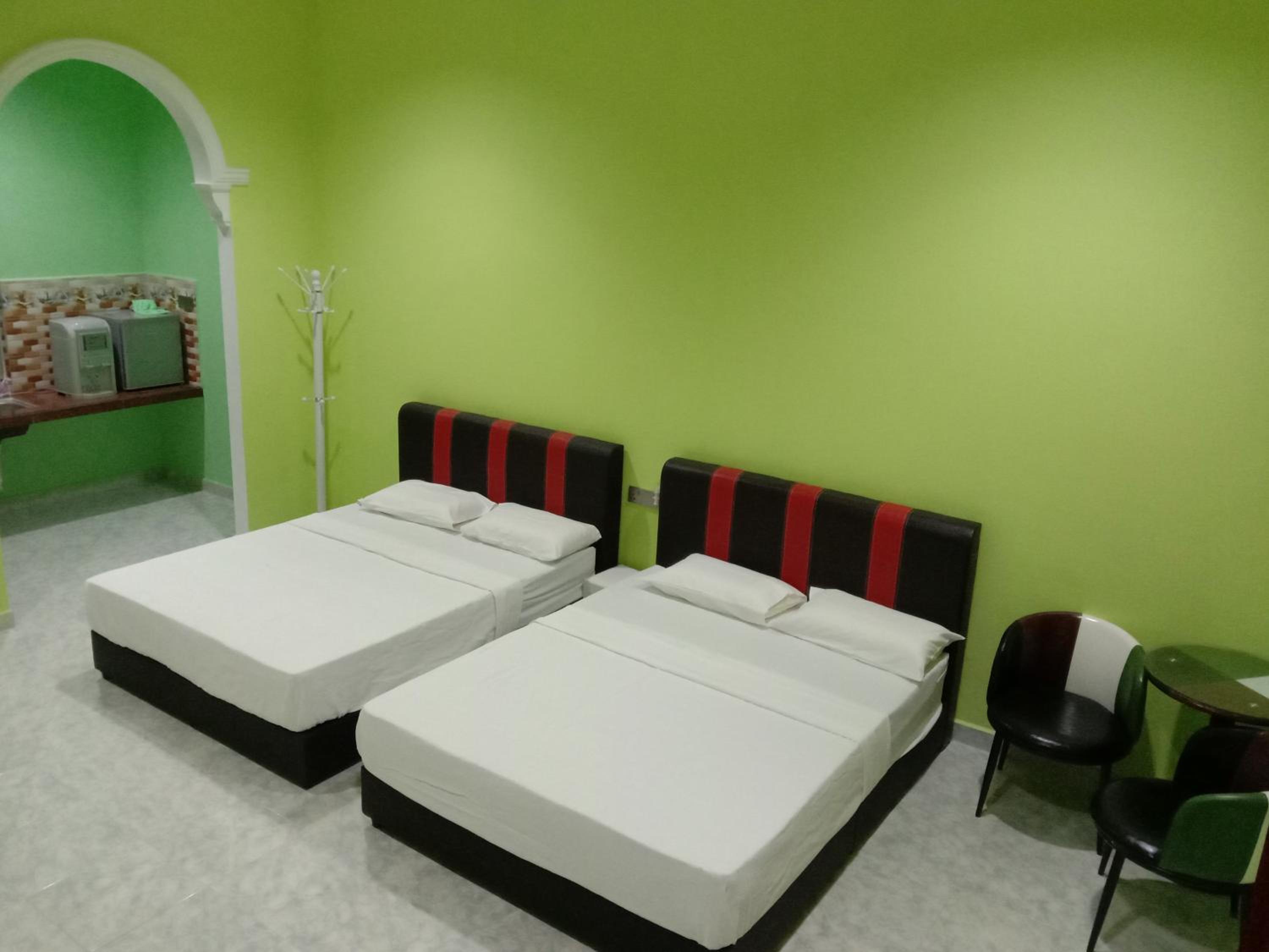 DYANA INN TRANSIT ROOMS photo 7
