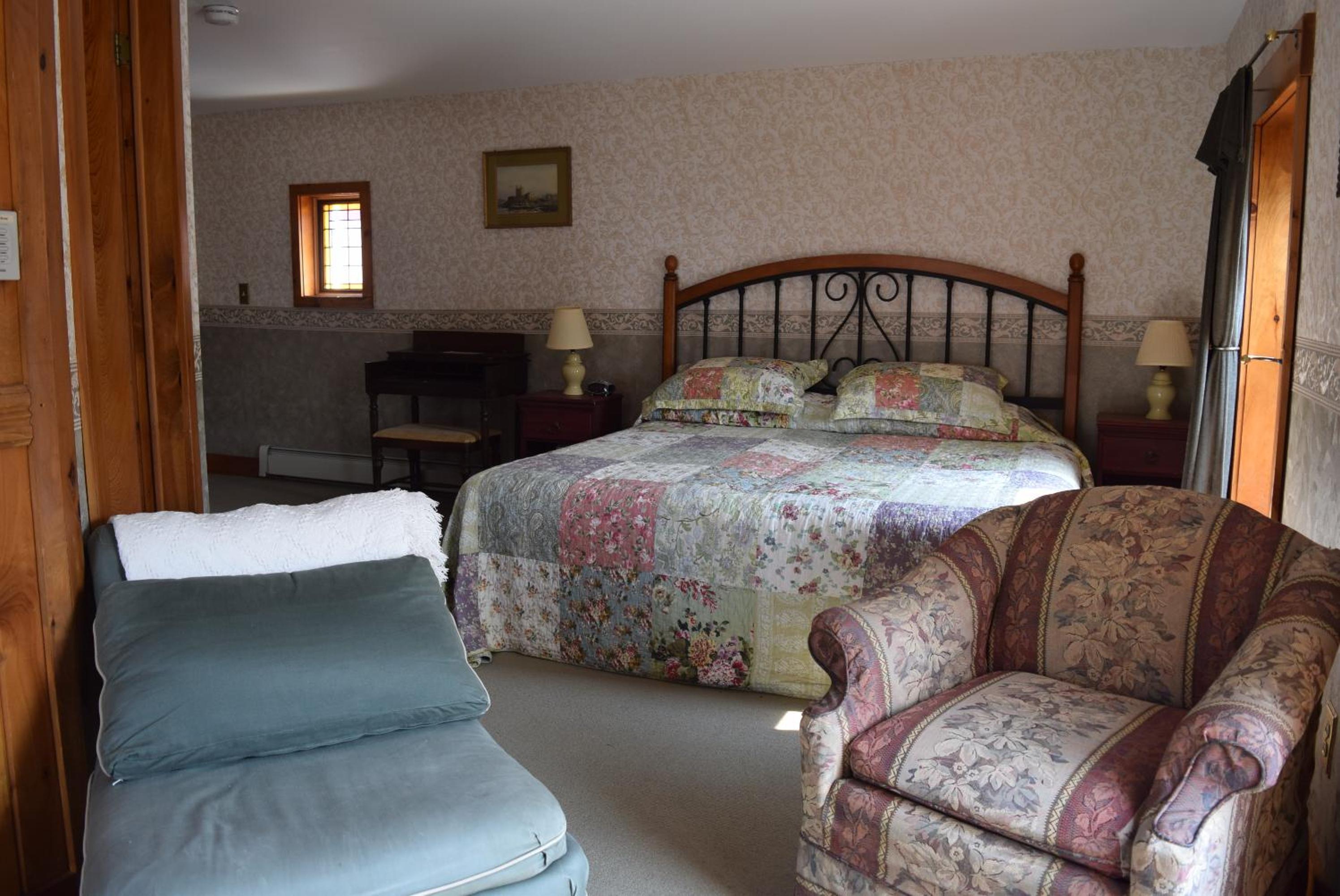 Black Lantern Inn