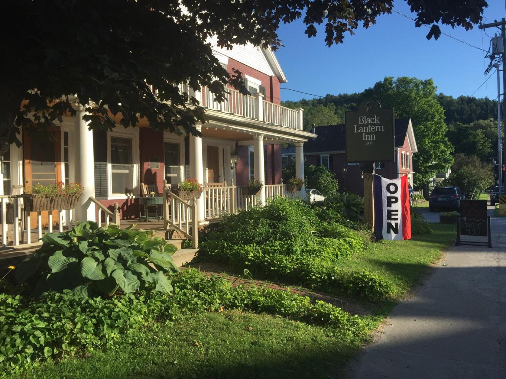 Black Lantern Inn