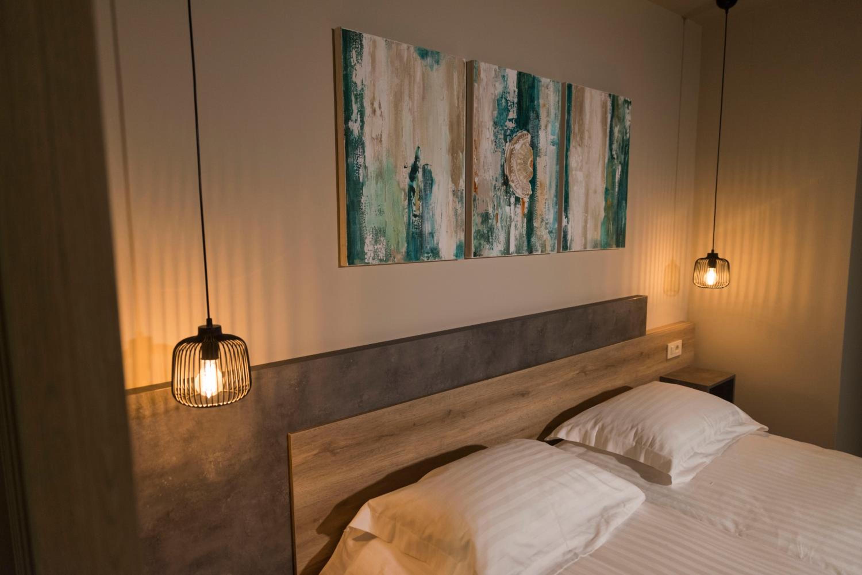 Wisdom Residence Luxury Apartments at Plaka