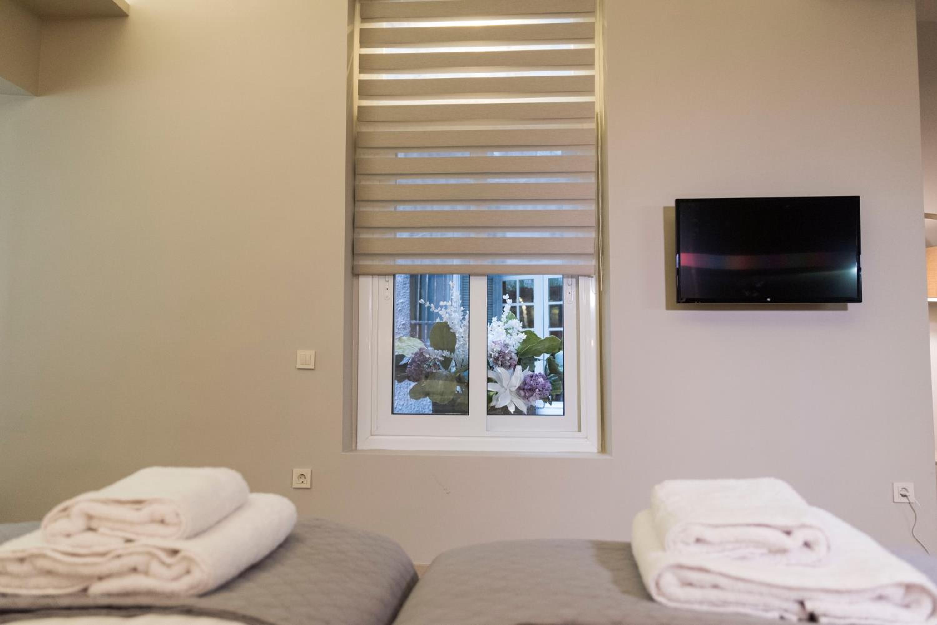 Wisdom Residence Luxury Apartments at Plaka