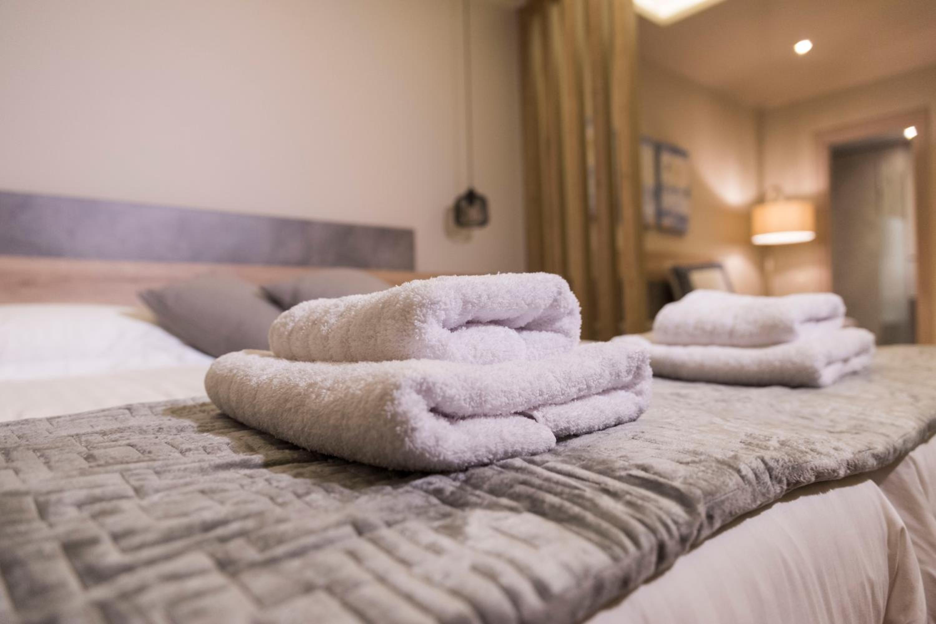 Wisdom Residence Luxury Apartments at Plaka