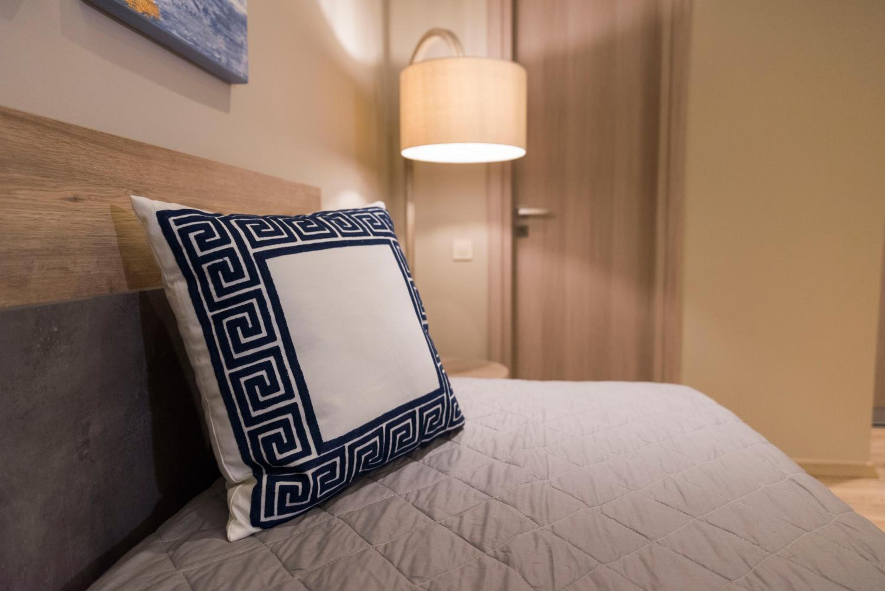 Wisdom Residence Luxury Apartments at Plaka