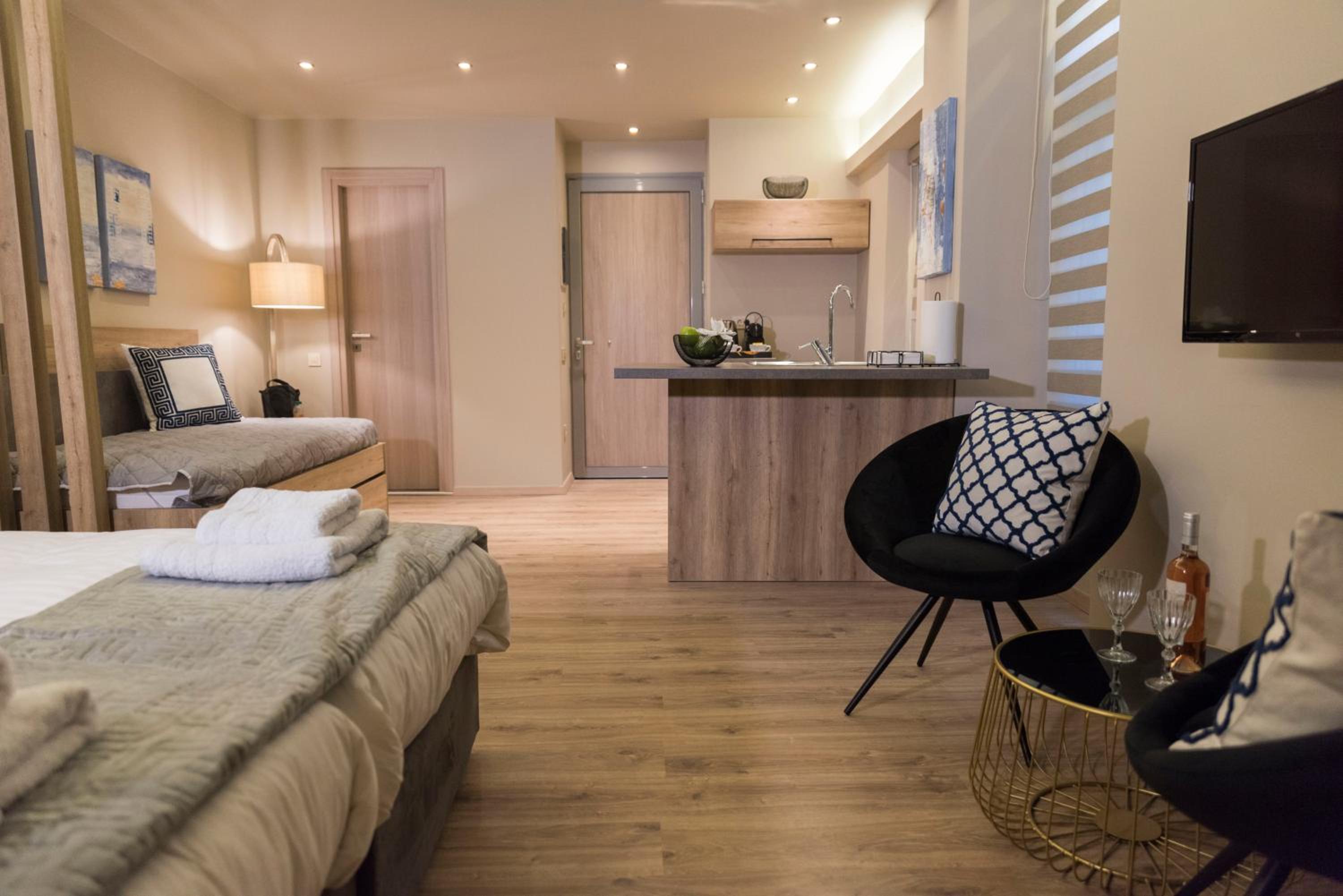 Wisdom Residence Luxury Apartments at Plaka