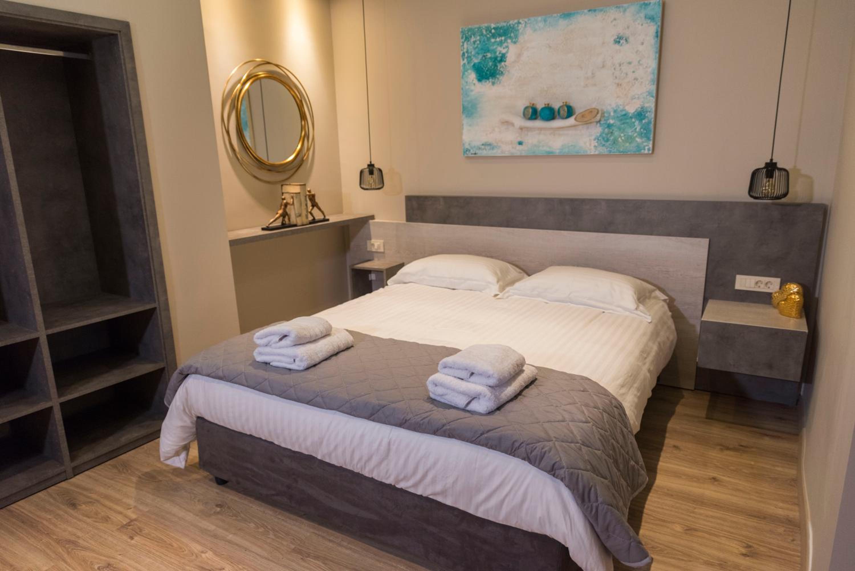 Wisdom Residence Luxury Apartments at Plaka