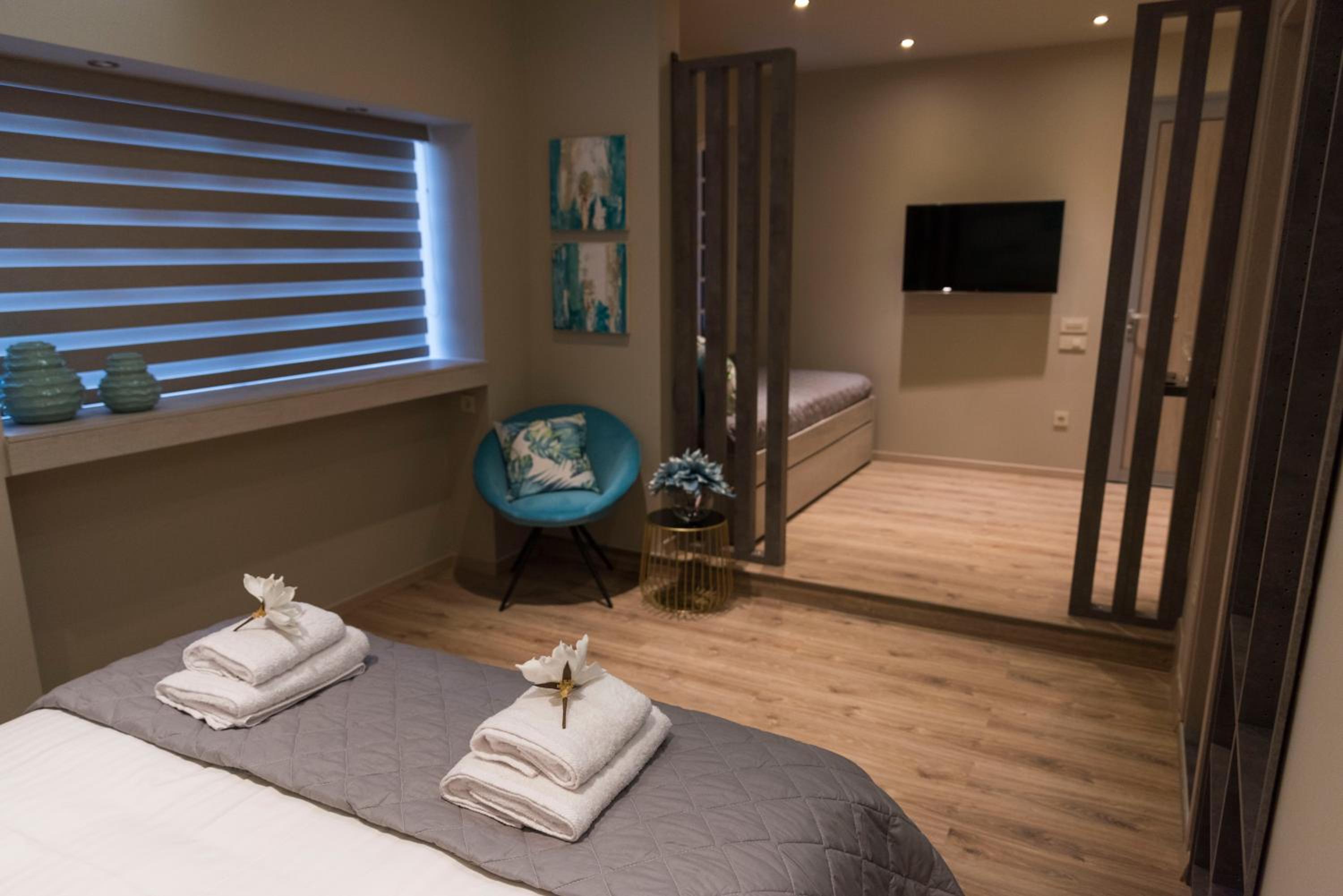 Wisdom Residence Luxury Apartments at Plaka
