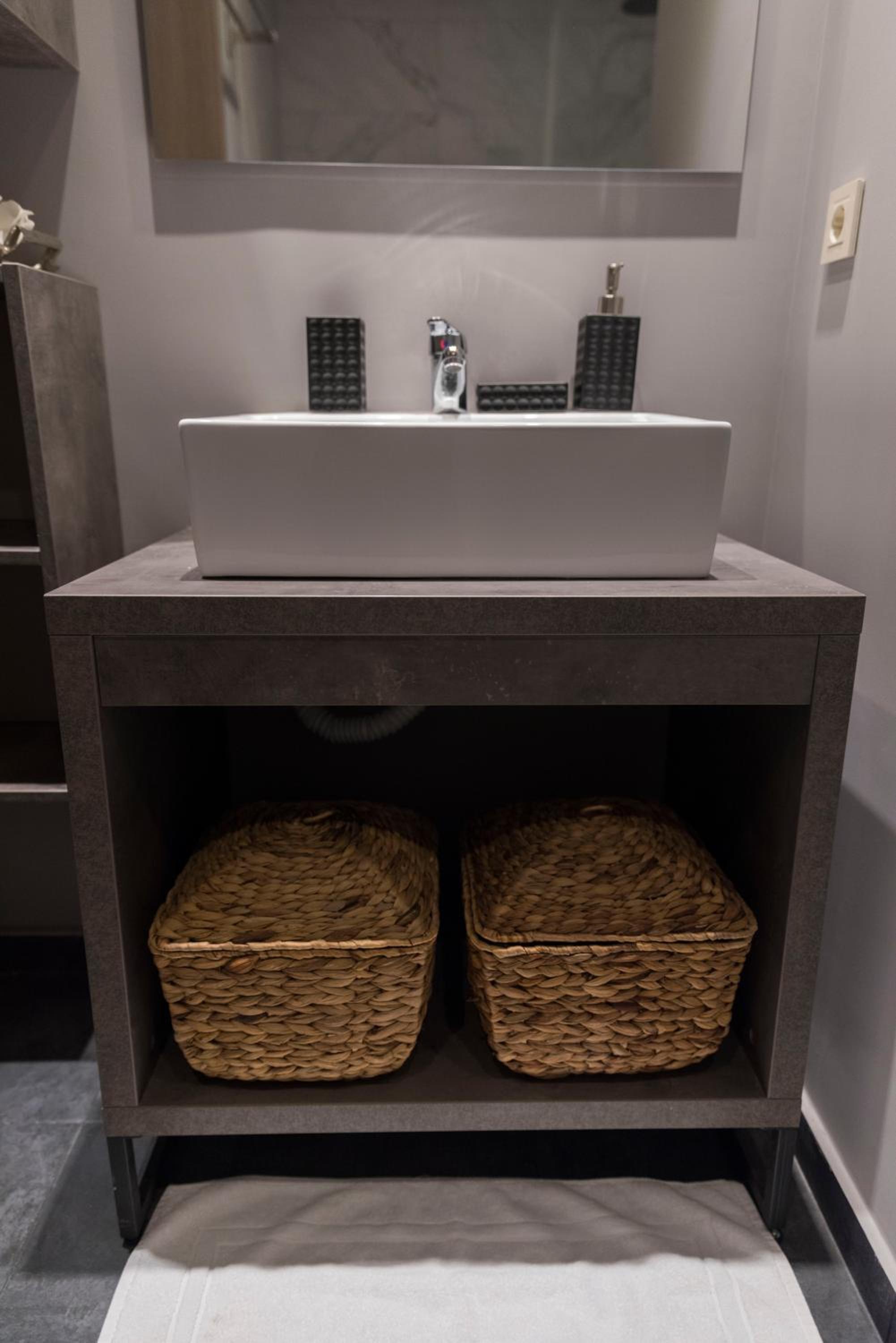 Wisdom Residence Luxury Apartments at Plaka