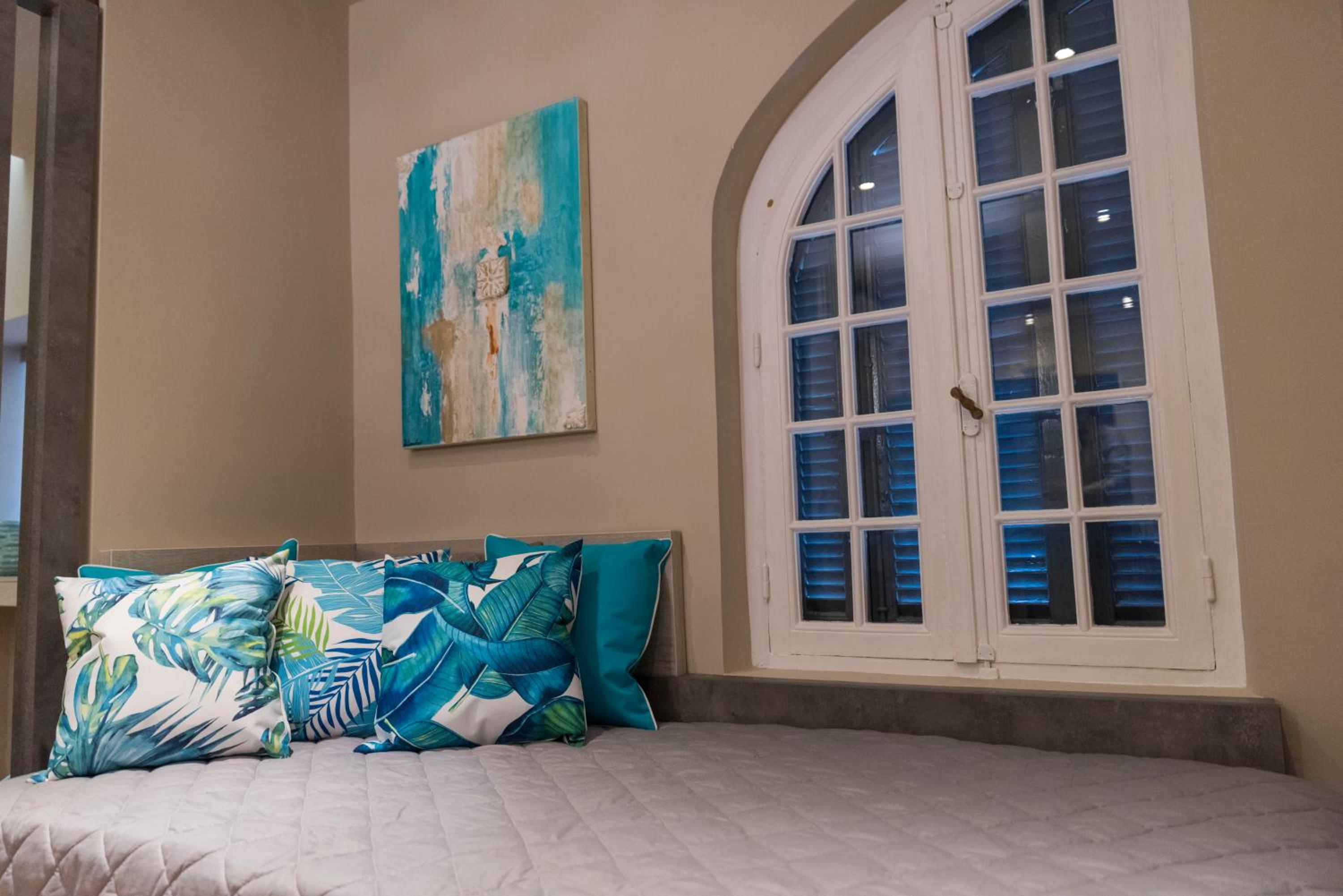 Wisdom Residence Luxury Apartments at Plaka