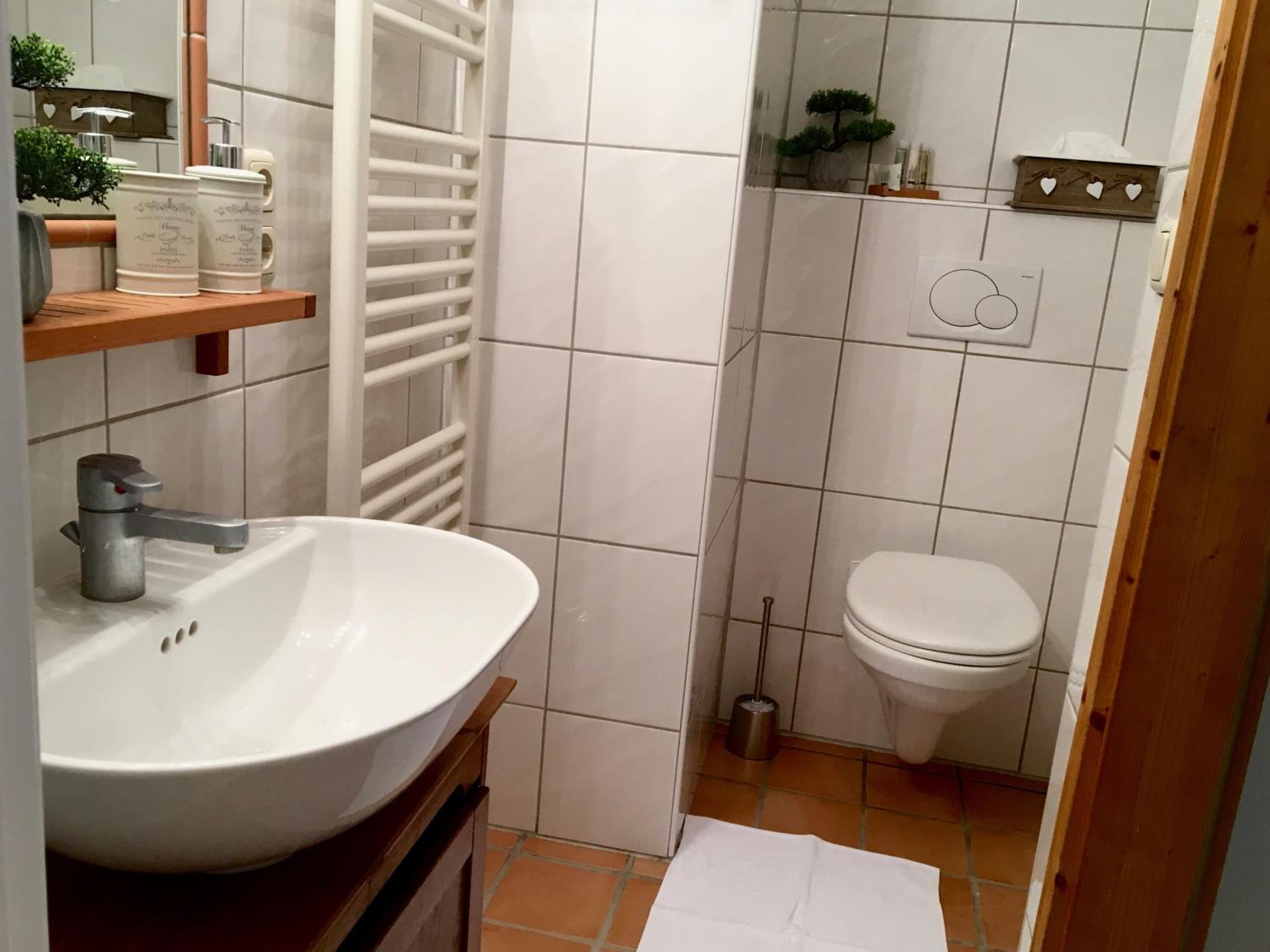 SMALL & COZY 2 Bedroom City Apartment by Belle Stay view 2
