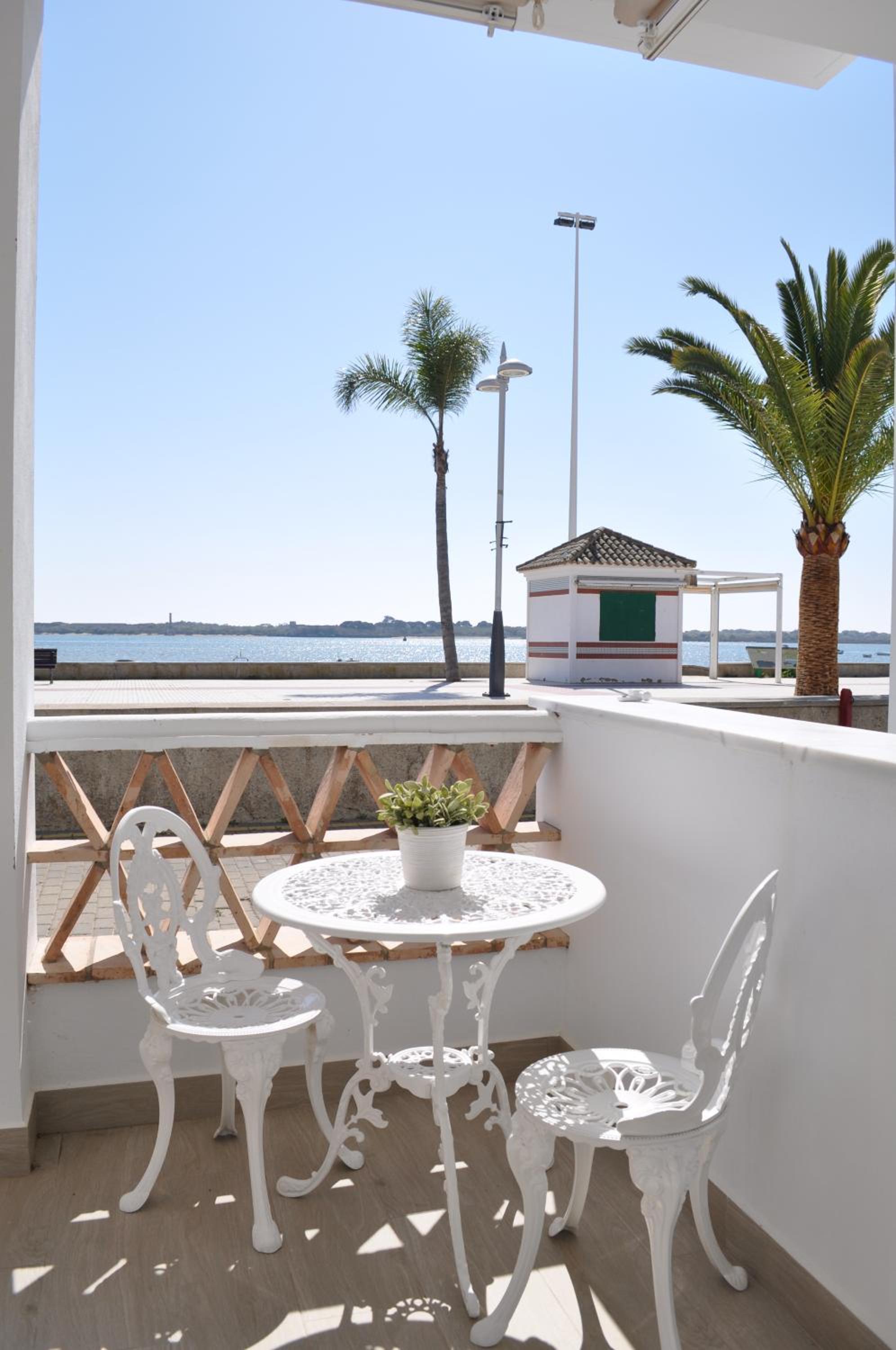 Apartamentos en Paseo Maritimo view 4