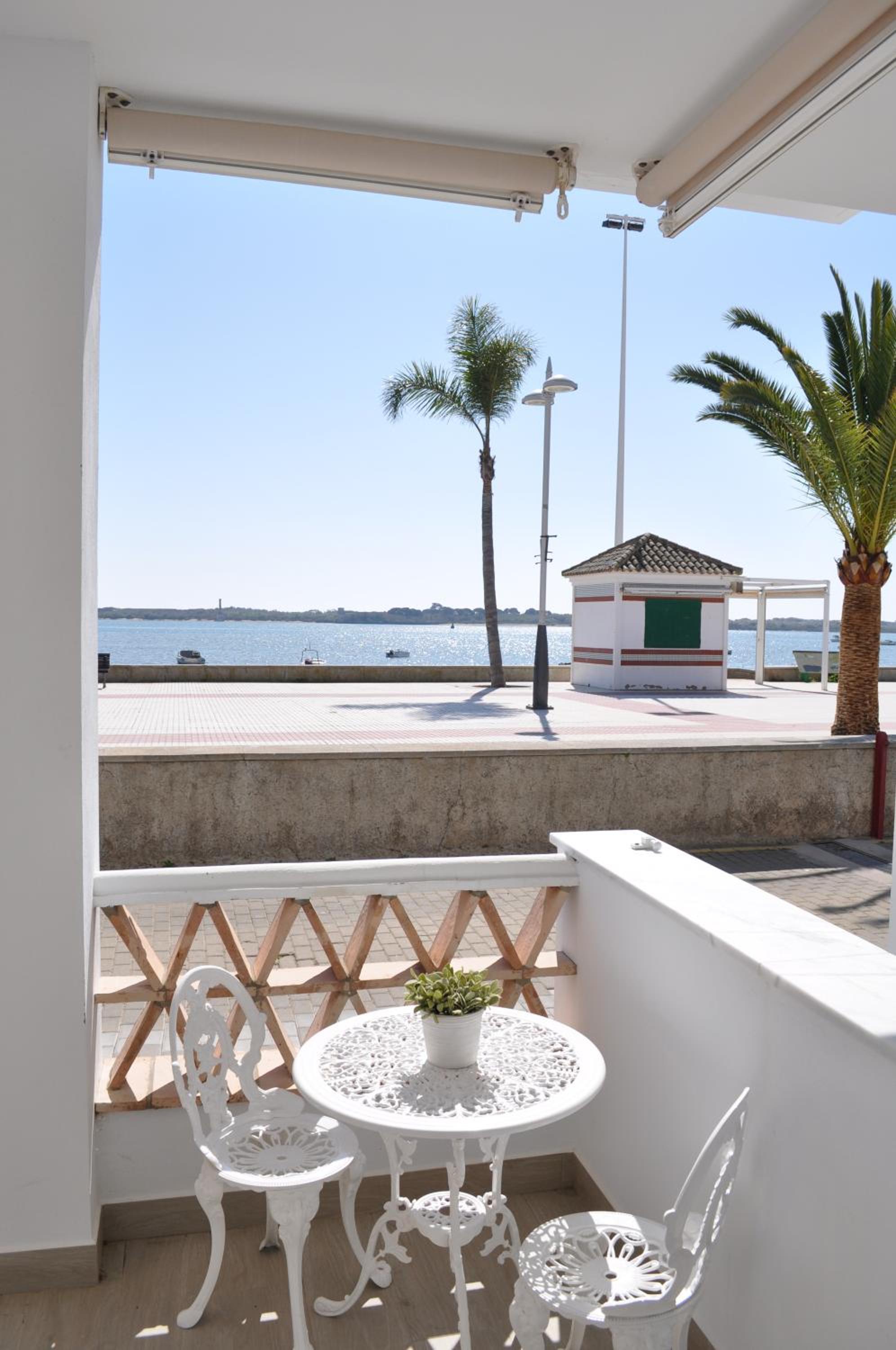 Apartamentos en Paseo Maritimo view 5