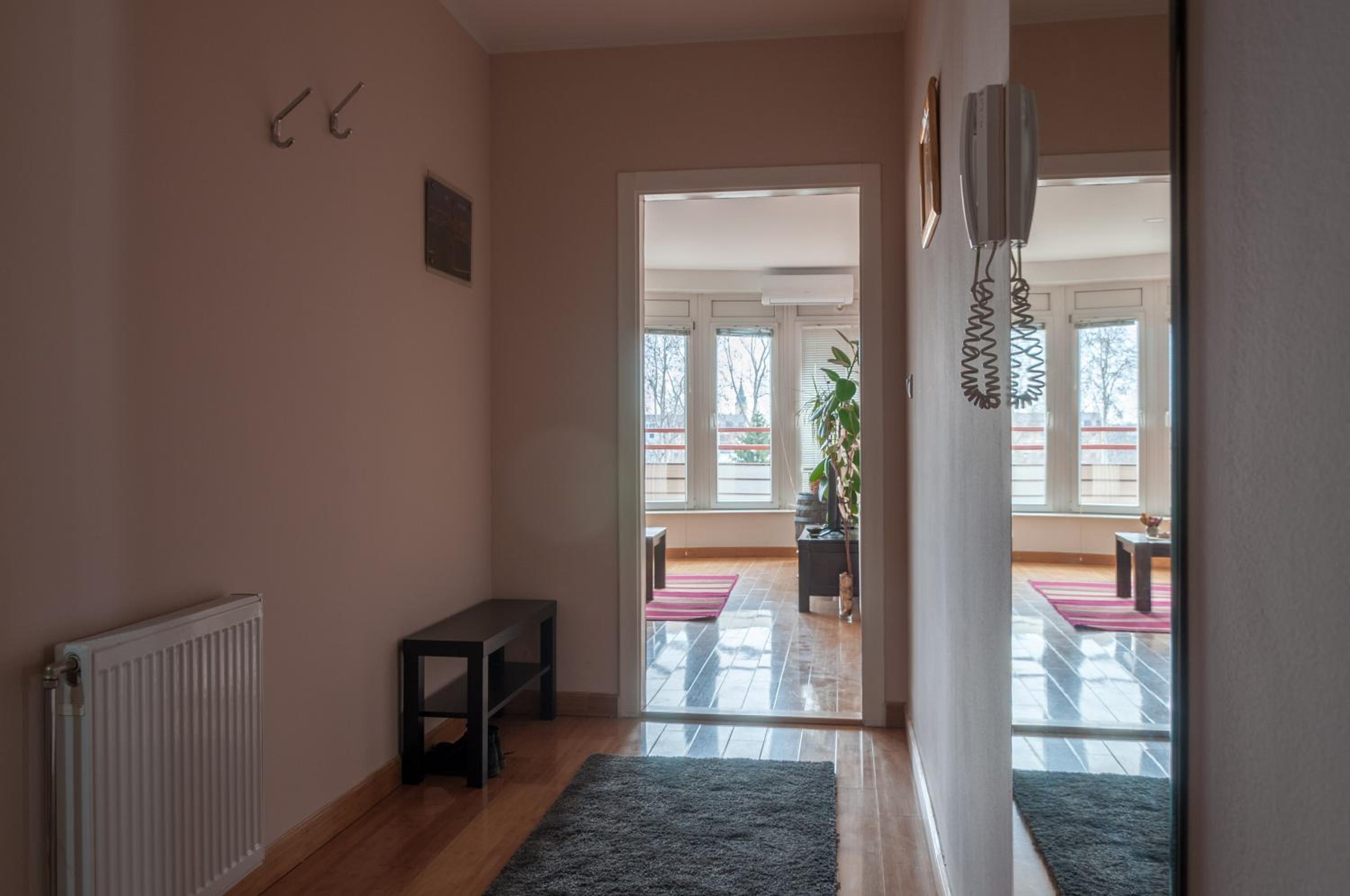 Modern and bright apartment in Ruma view 3