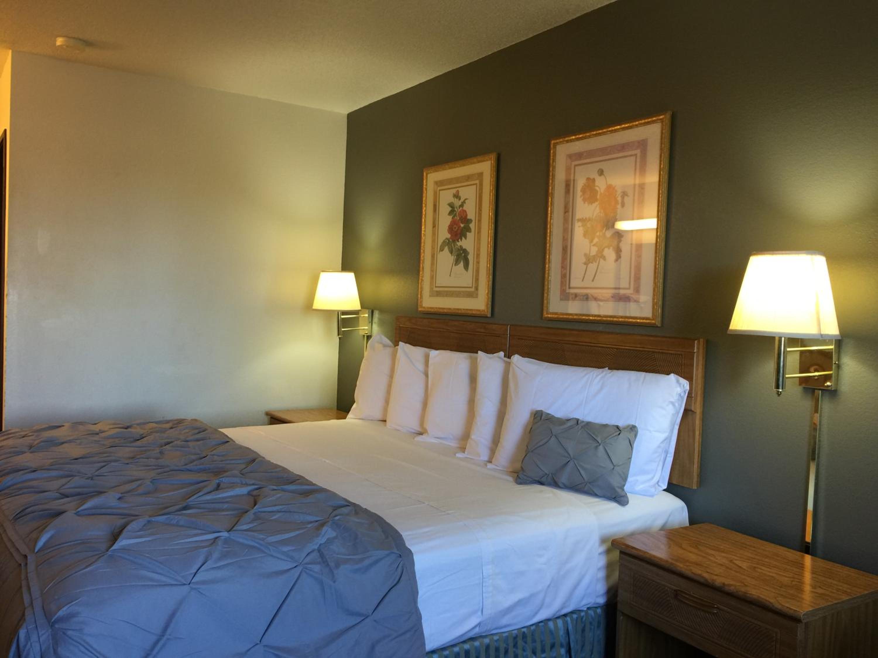 Amerihost Inn  Suites Fulton - Property Image 10