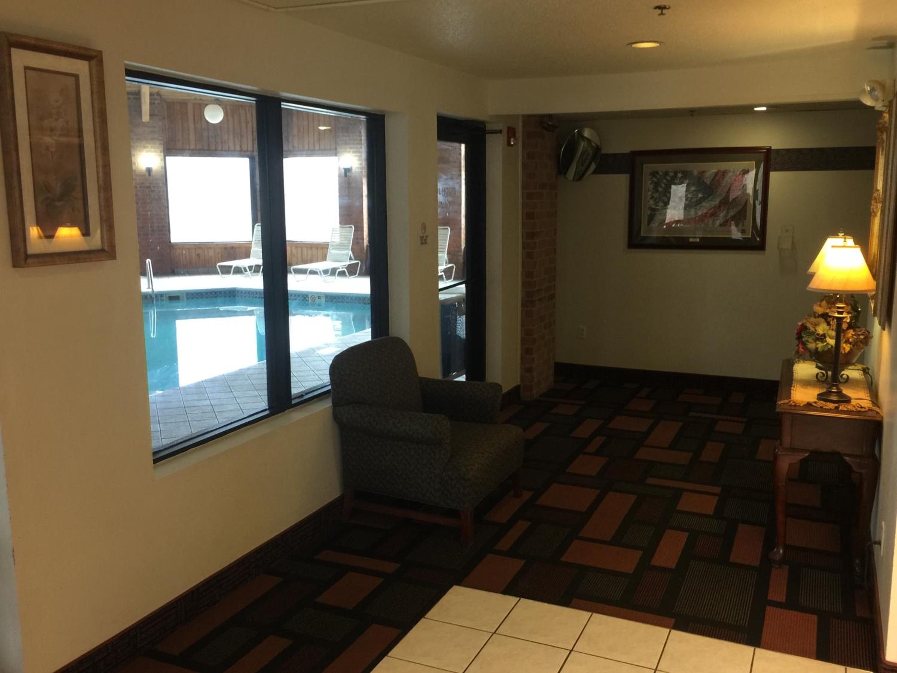 Amerihost Inn  Suites Fulton - Property Image 12