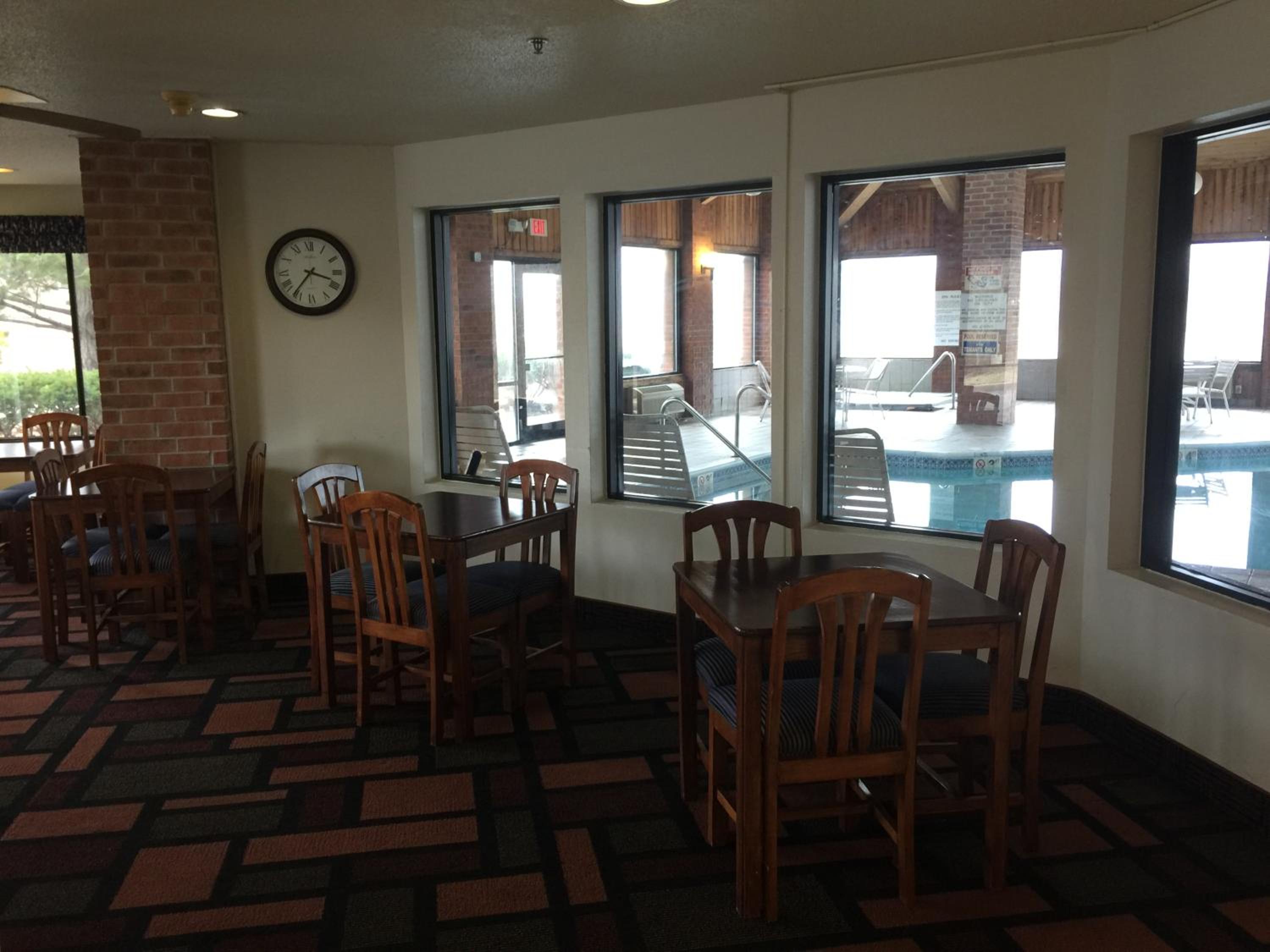 Jefferson City Vacations - Amerihost Inn  Suites Fulton - Property Image 5