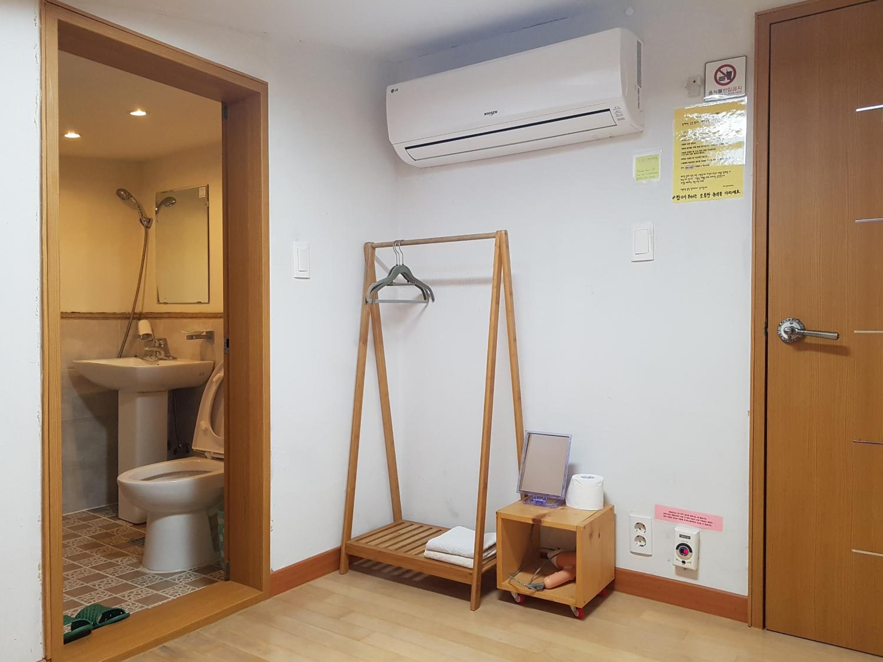 Tongyeong One Guesthouse view 4