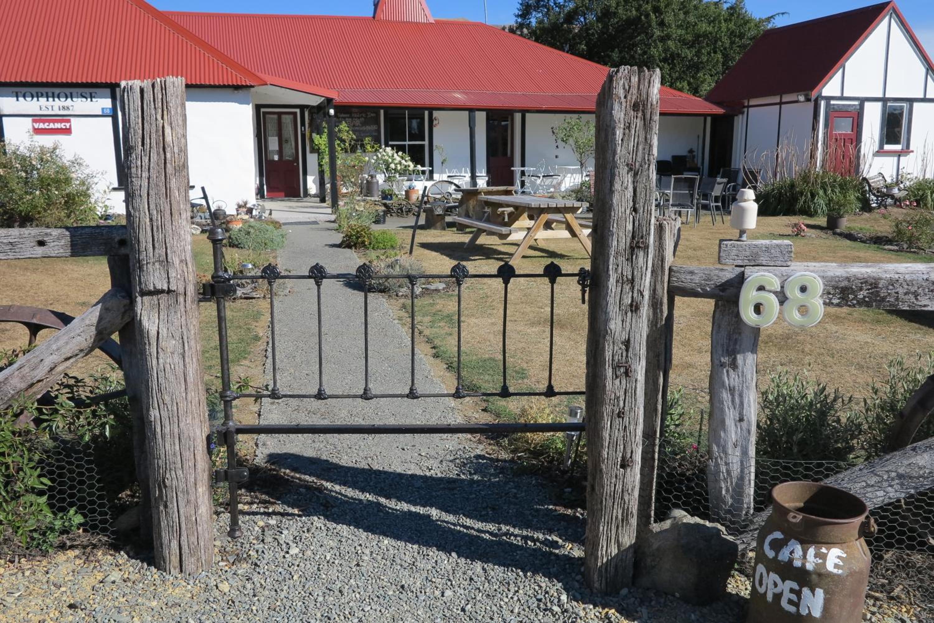 Tophouse Mountainview Cottages