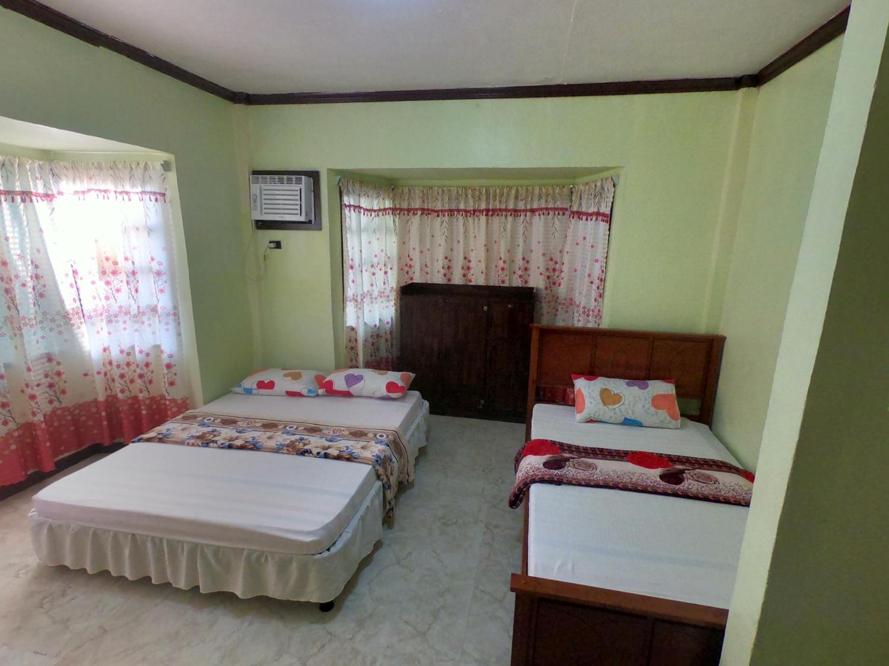 Bohol Sea Breeze Cottages and Resort
