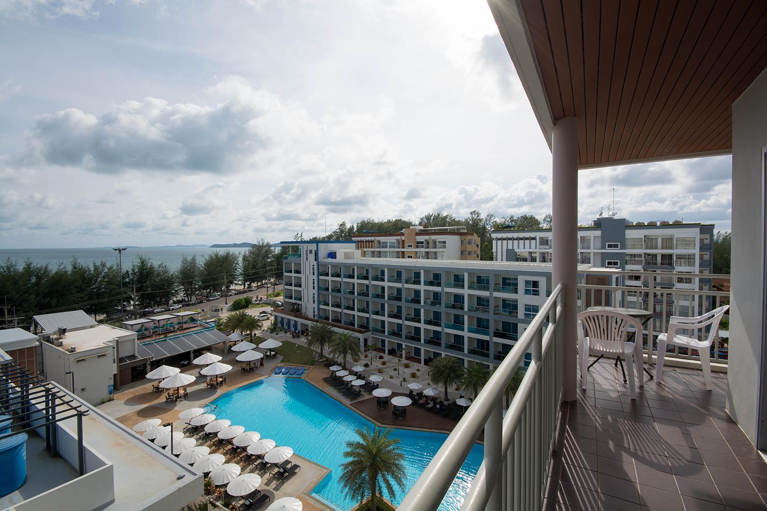 Grandbeach Condo Sea view by malai