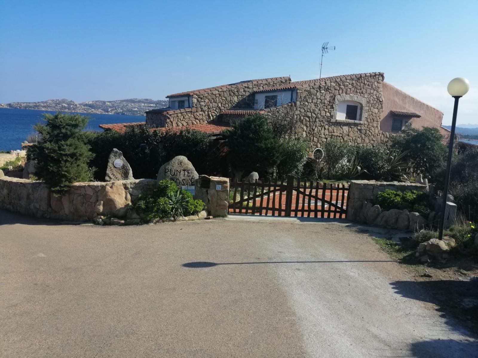 CASA MUGHETTO R5055 WiFi, seafront, private sea access, swimming pool view 5