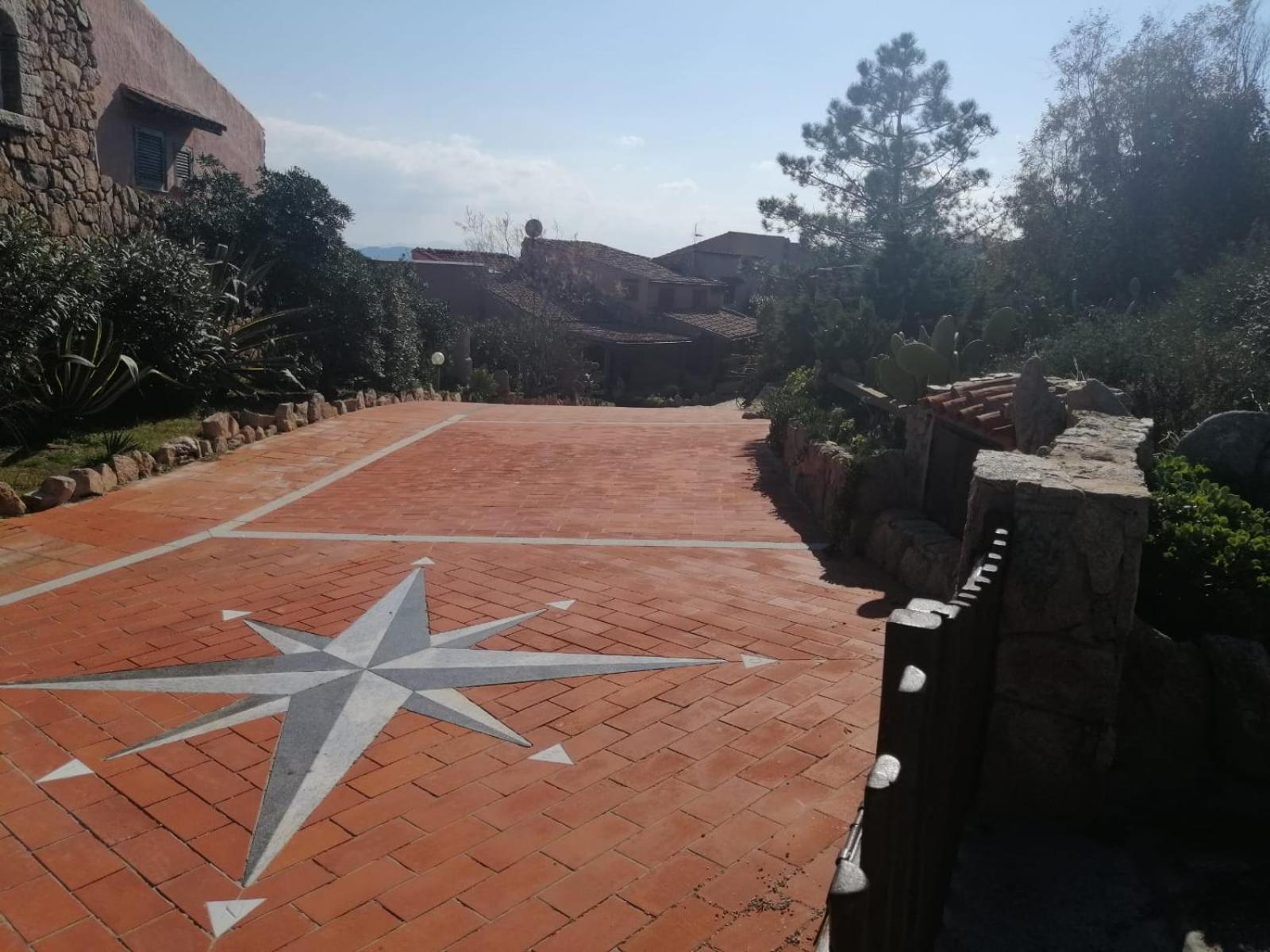 CASA MUGHETTO R5055 WiFi, seafront, private sea access, swimming pool view 4