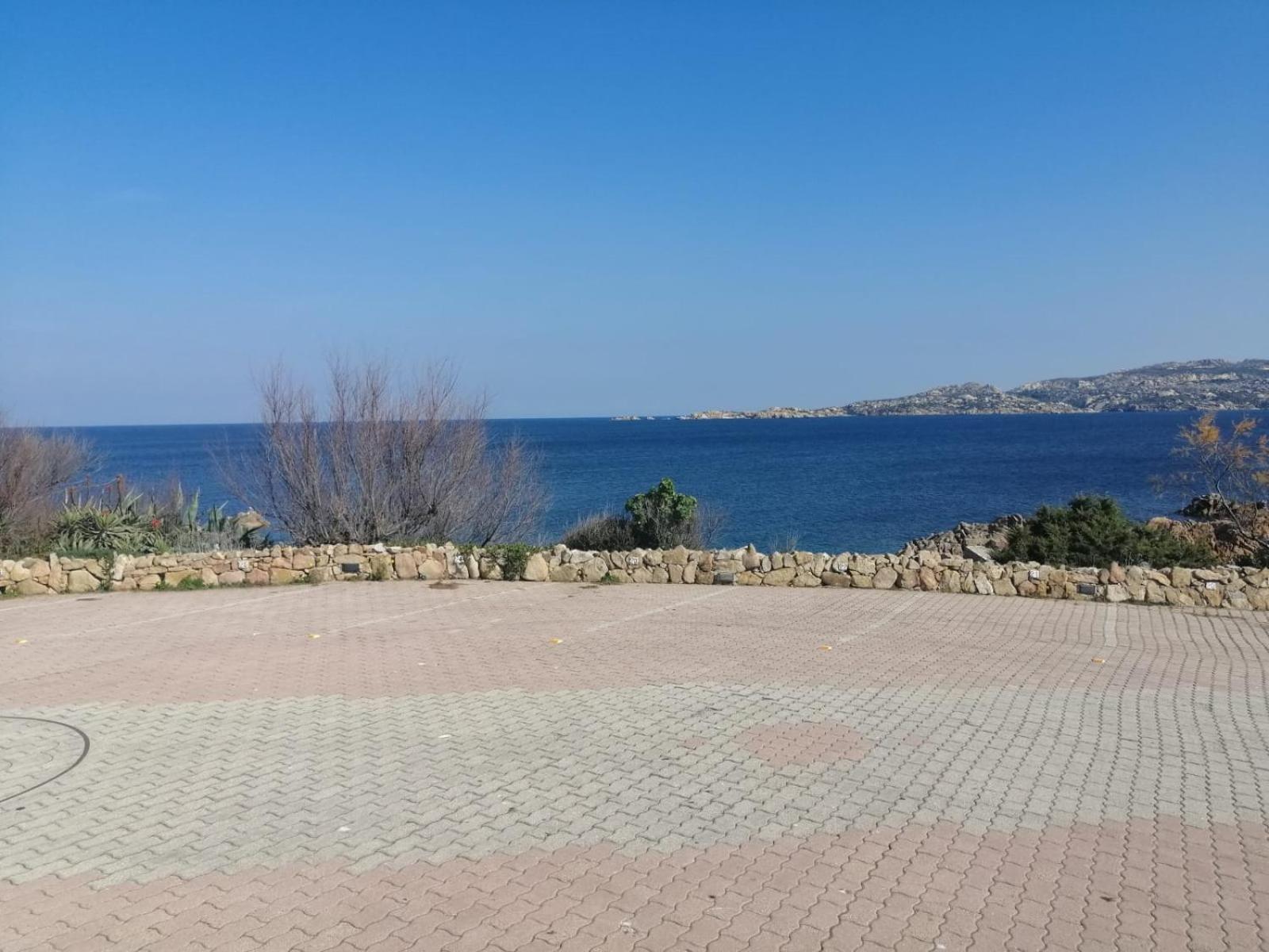 CASA MUGHETTO R5055 WiFi, seafront, private sea access, swimming pool view 3