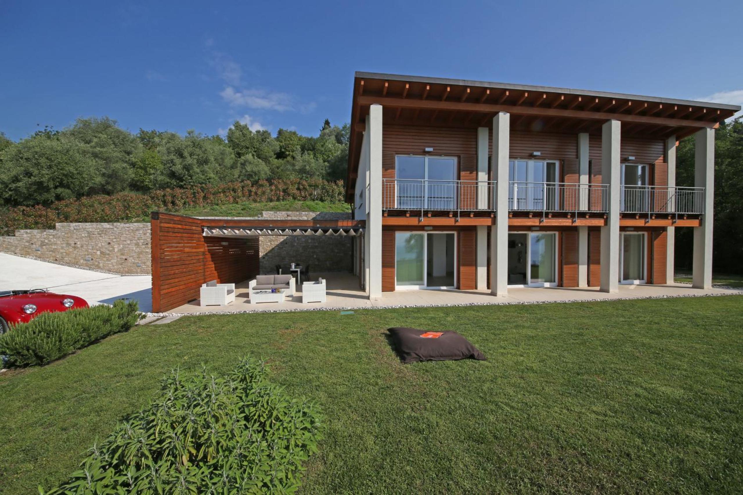 Villa Albachiara, Private Luxury villa with private pool and lake view view 4