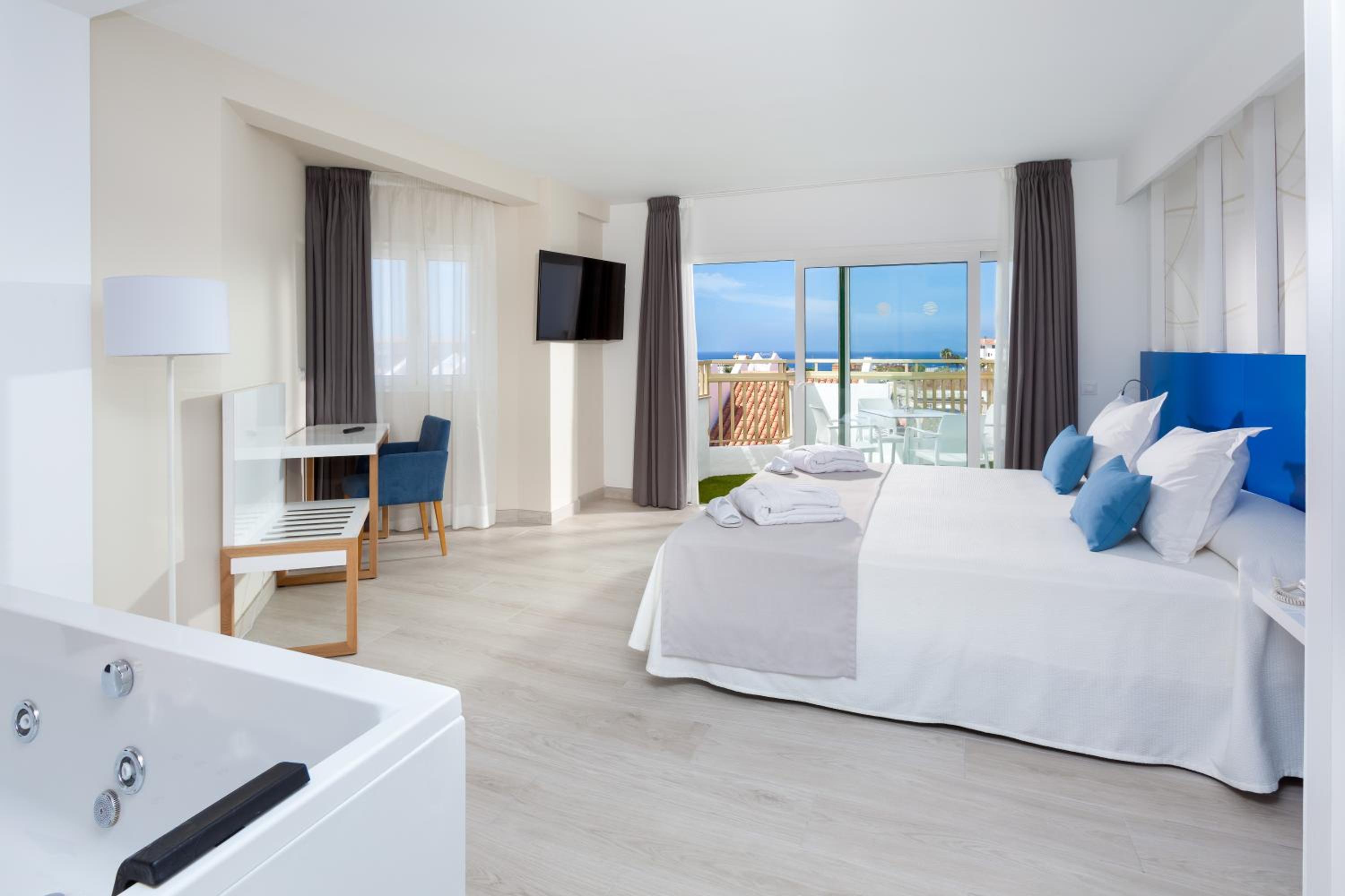 Playaolid Suites & Apartments — photo 23