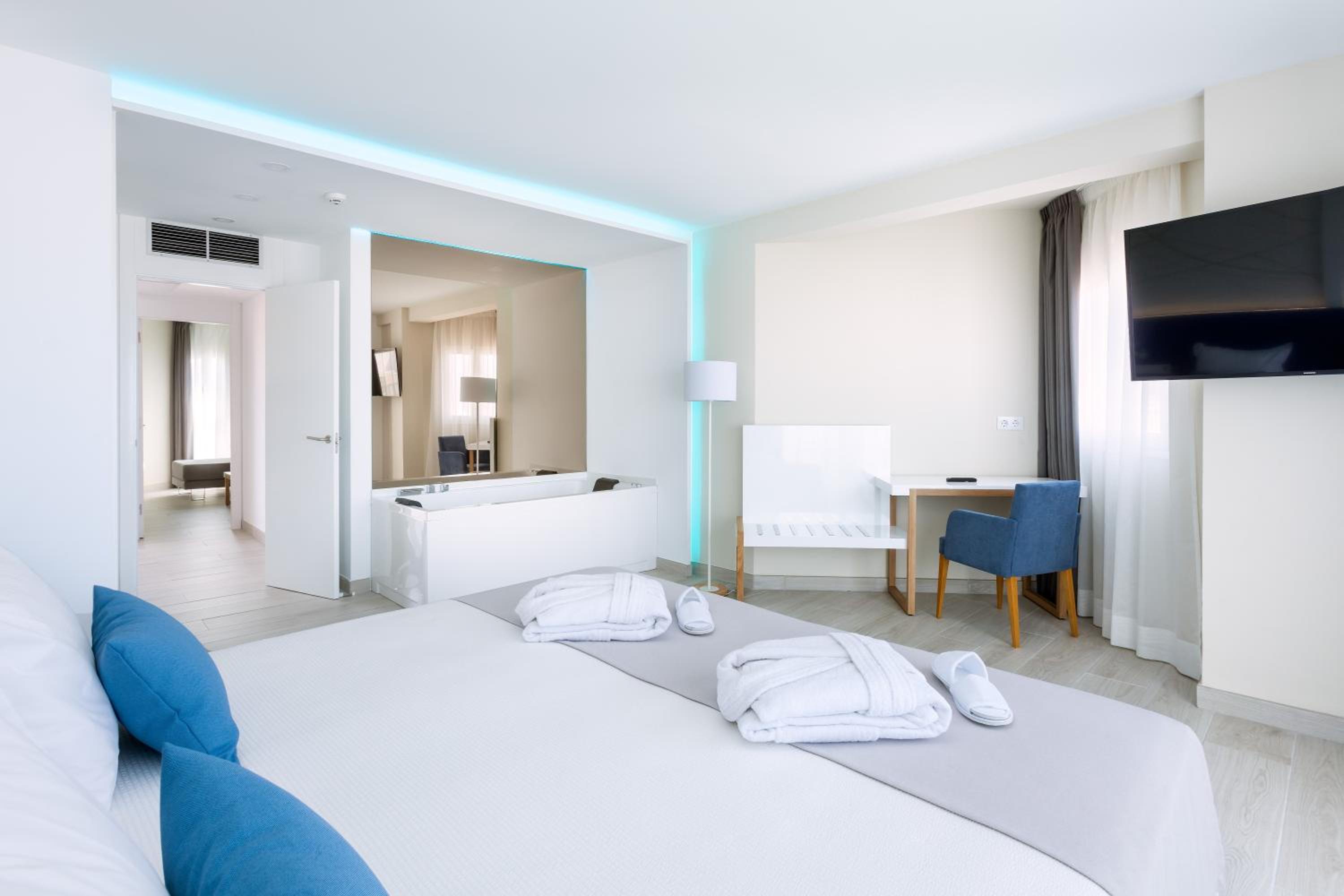 Playaolid Suites & Apartments — photo 46