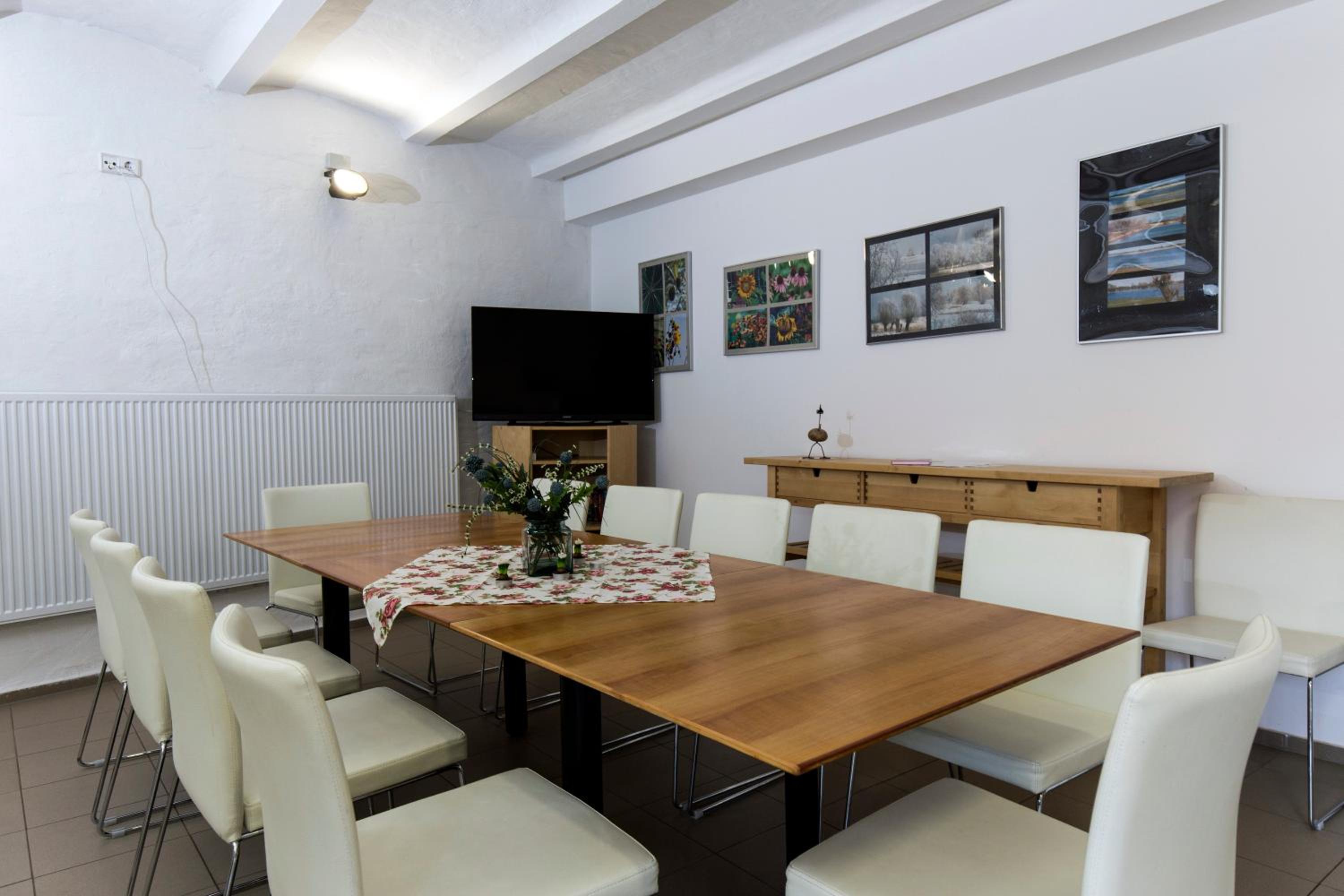 meeting & event spaces