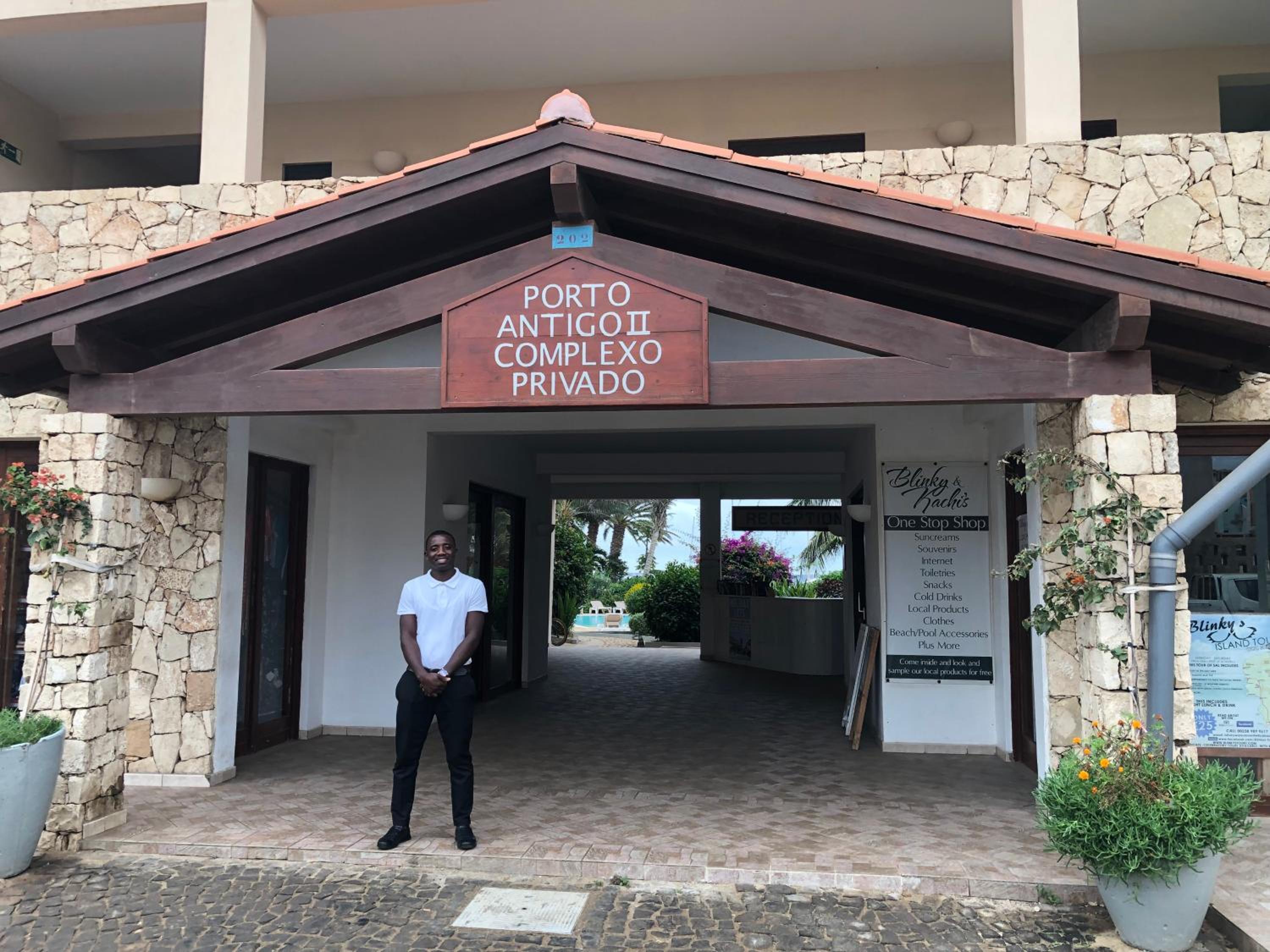 Oceanfront Apt 4 Porto Antigo II
