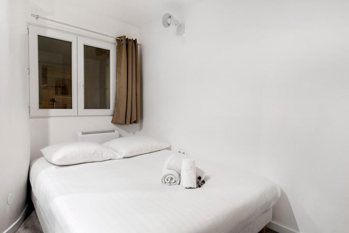 Refurbished Central Paris Flat by GuestReady
