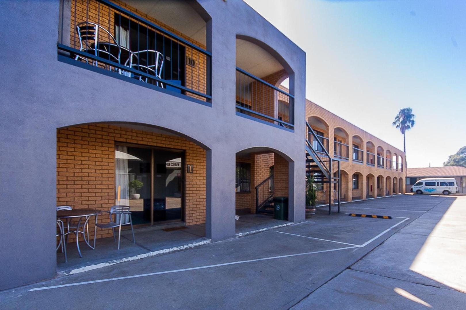 Lake Mulwala Hotel view 3