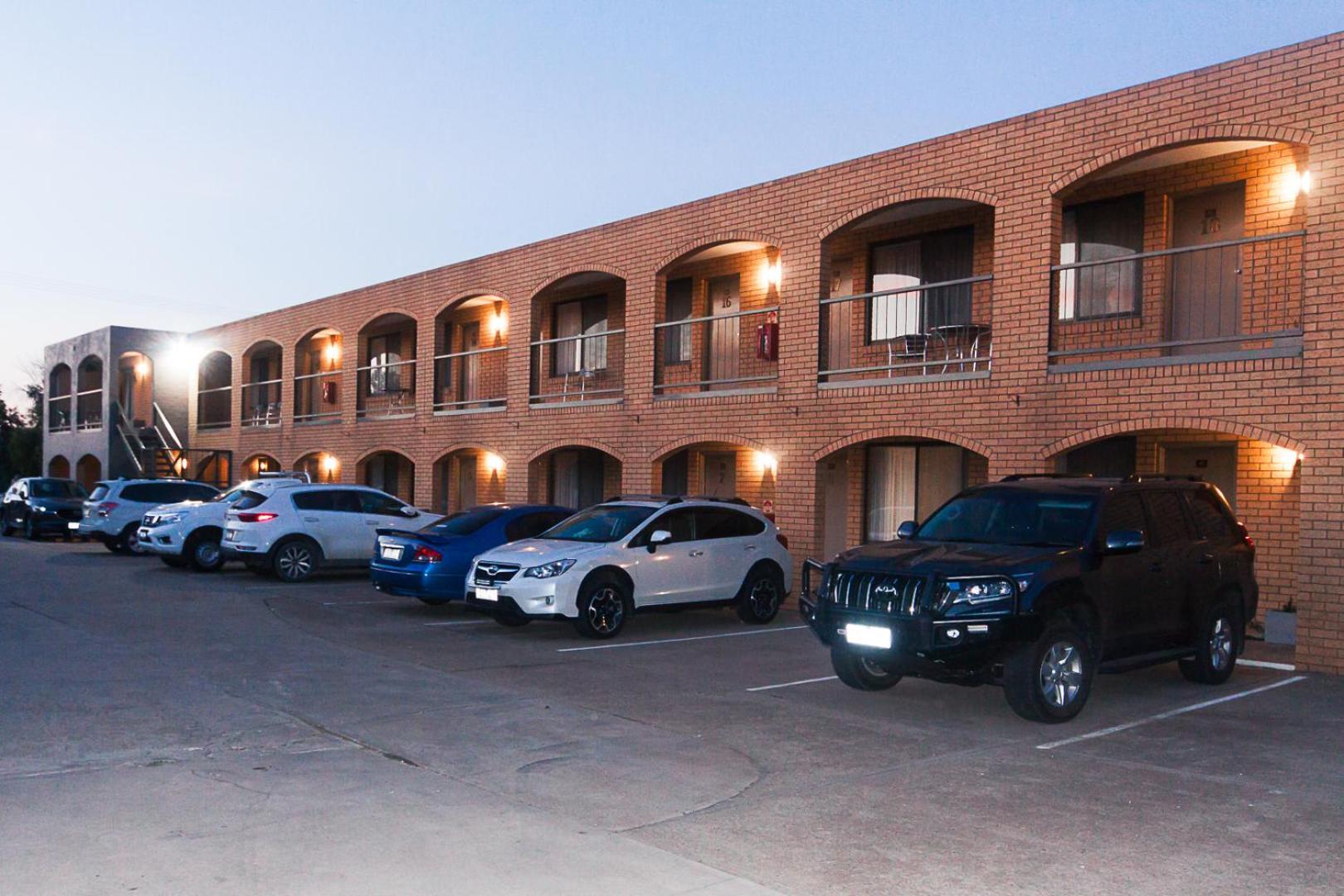 Lake Mulwala Hotel view 5
