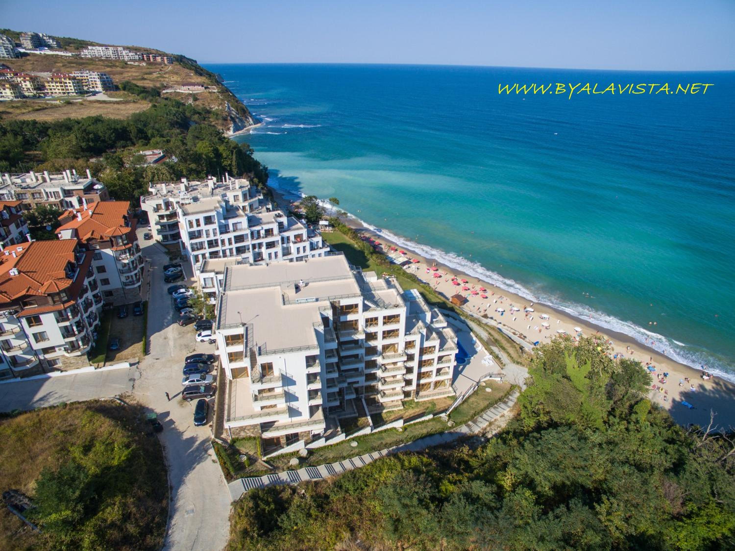 By The Cliffs apartments