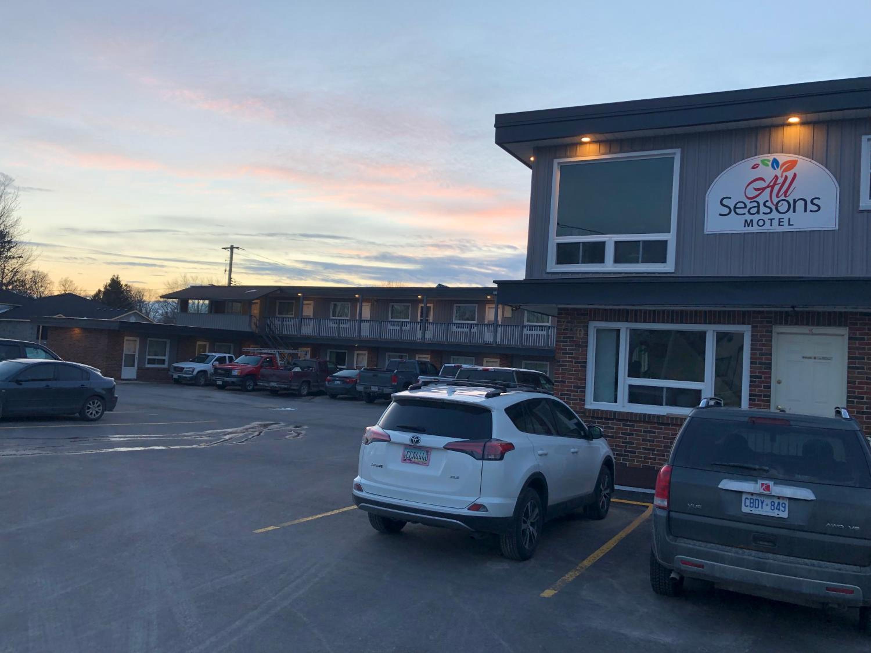All Seasons Motel