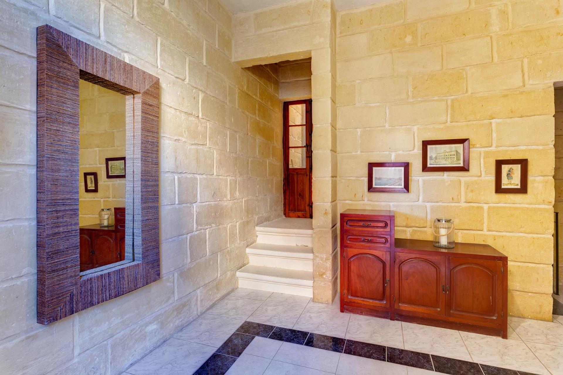 Traditional Maltese Townhouse, Roof Terrace and Views - Property Image 8