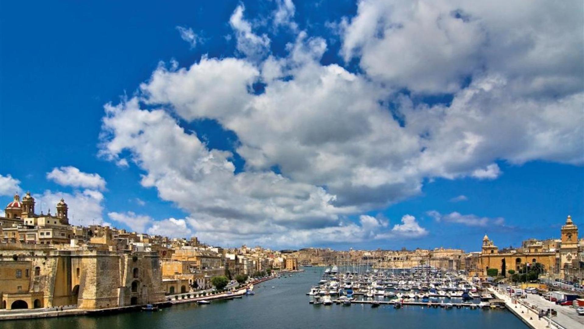 Traditional Maltese Townhouse, Roof Terrace and Views - Property Image 22