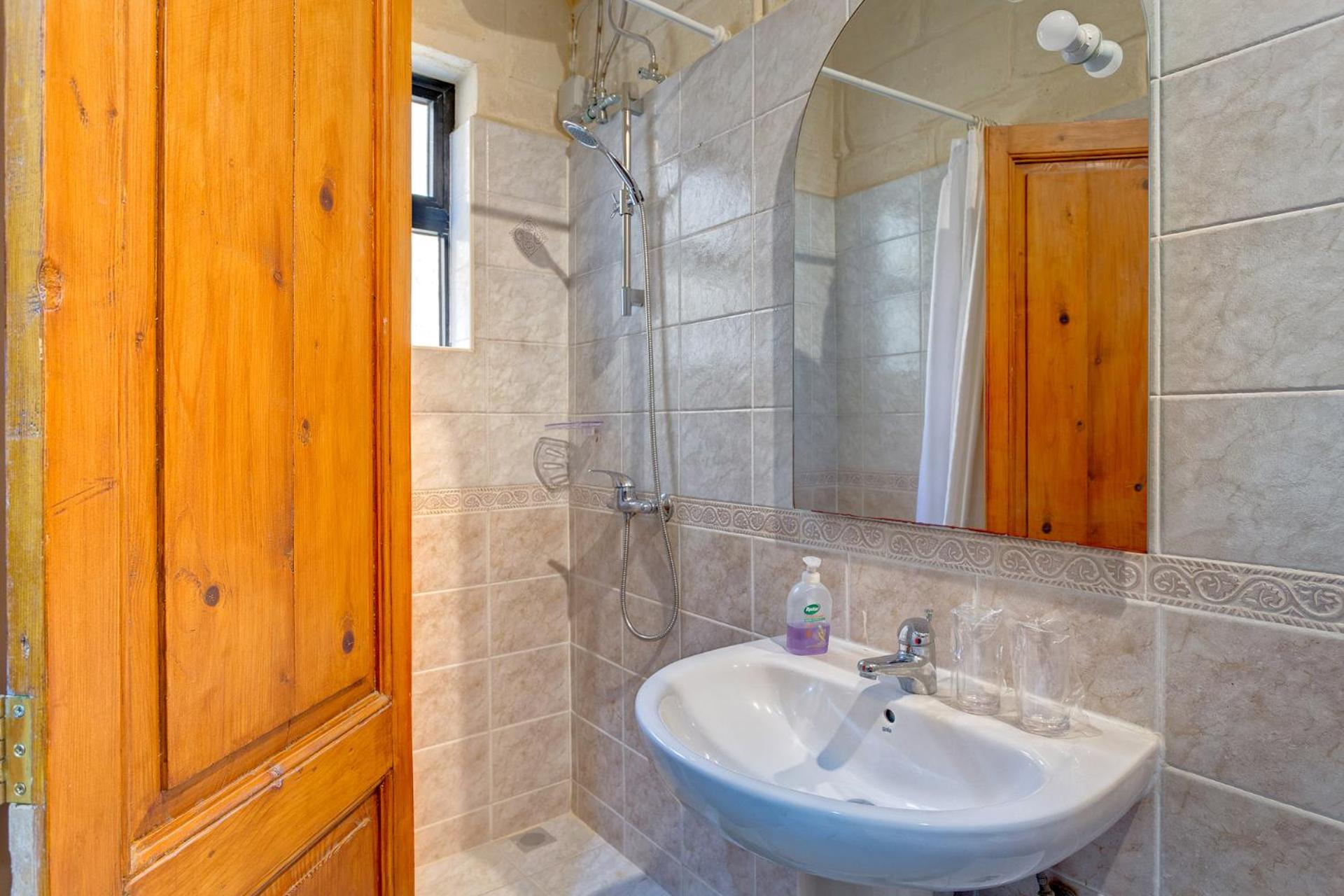 Traditional Maltese Townhouse, Roof Terrace and Views - Property Image 9