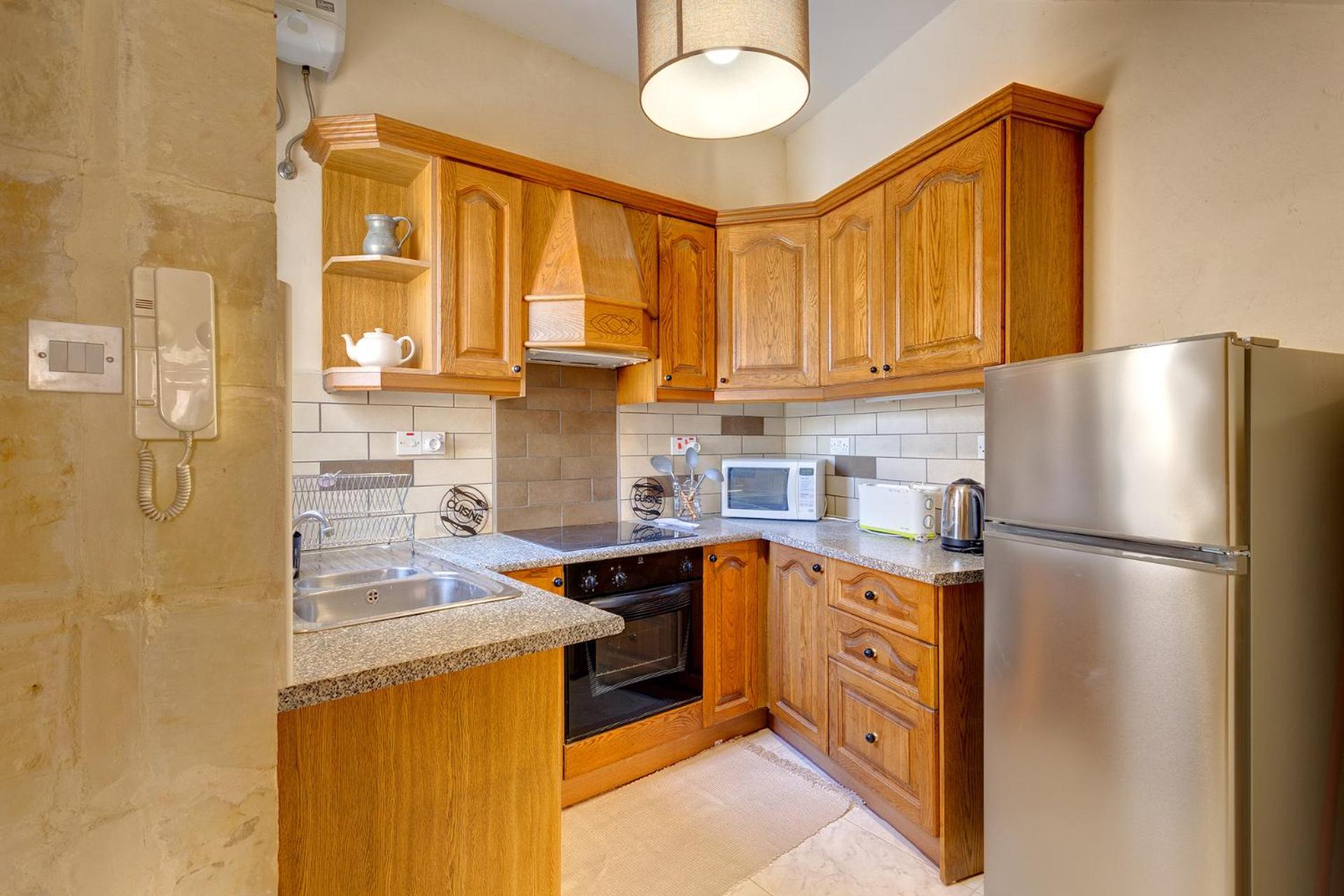 Traditional Maltese Townhouse, Roof Terrace and Views - Property Image 11