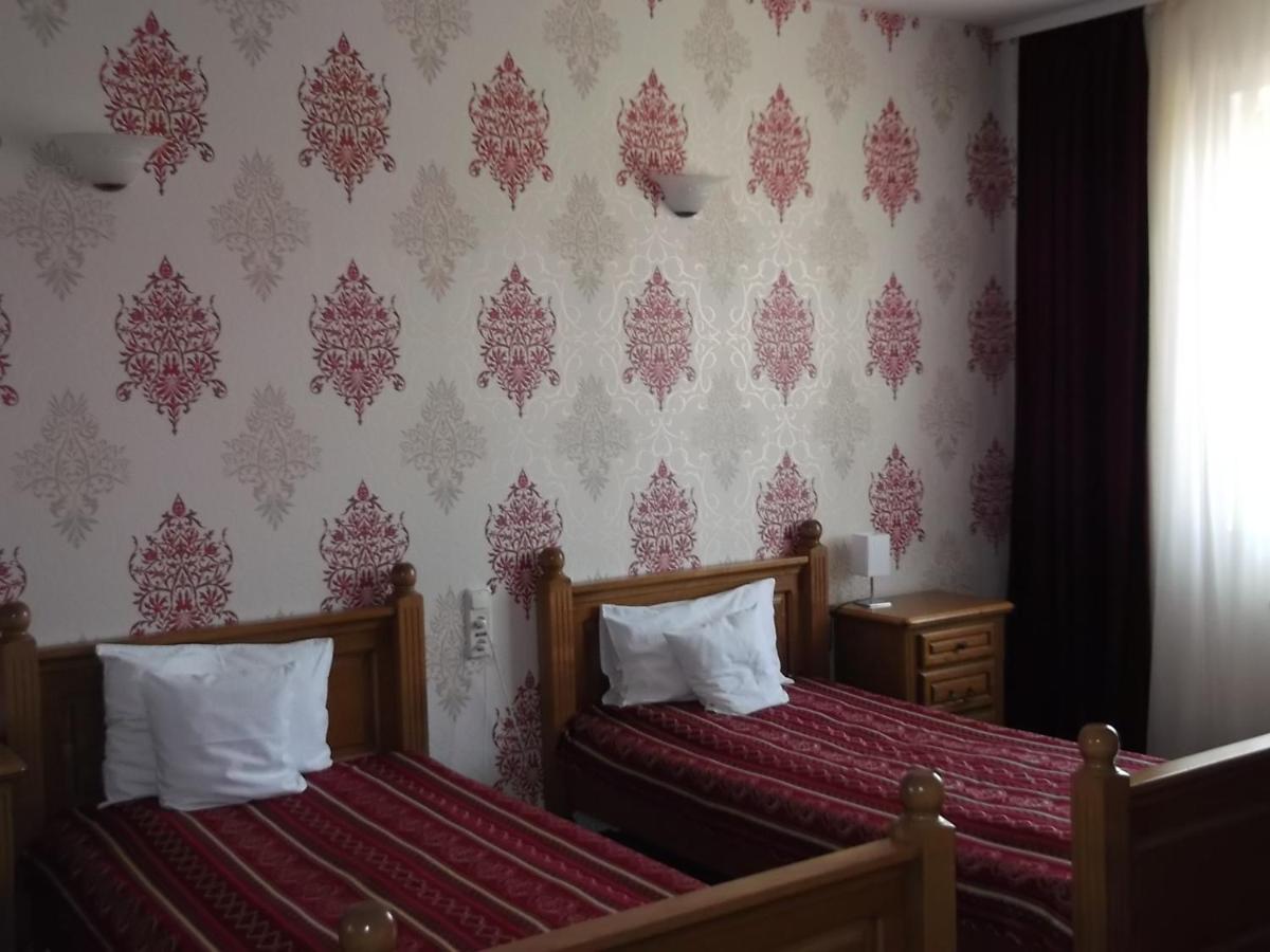 Hotel Melody en Satu Mare — hotel room