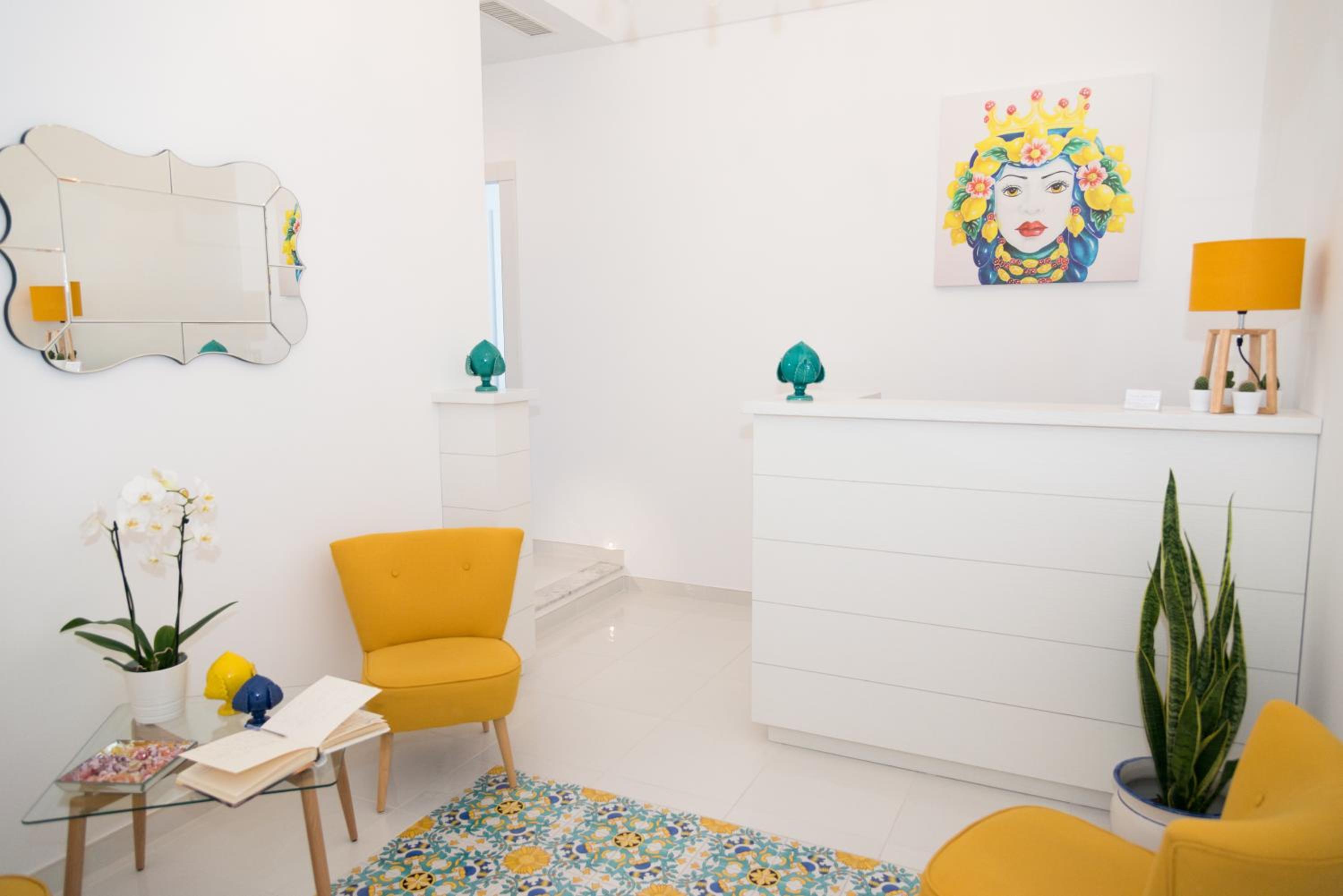 Hotel Sorrento Stylish Rooms - Image 1