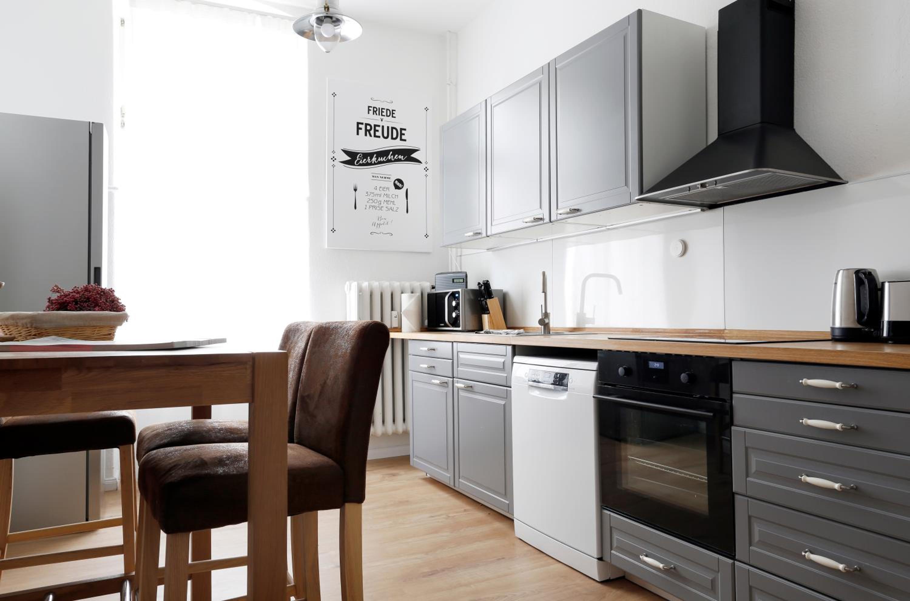GREIF by ROCKCHAIR Apartments l SUPERHOST Status l 2 Bedrooms Boxspringbeds in City Center - Cozy Family & Business Flair welcomes you!