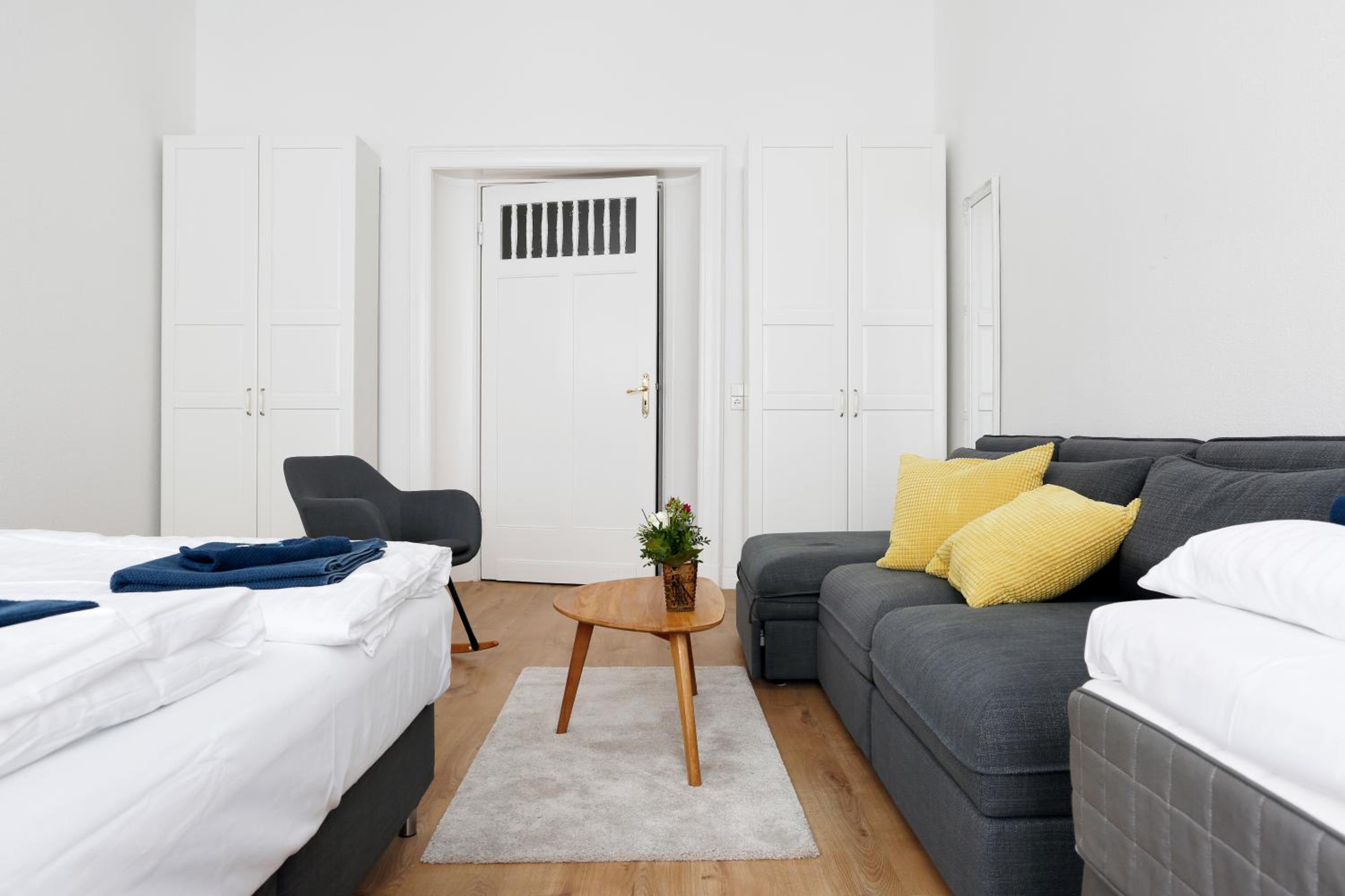 GREIF by ROCKCHAIR Apartments l SUPERHOST Status l 2 Bedrooms Boxspringbeds in City Center - Cozy Family & Business Flair welcomes you!